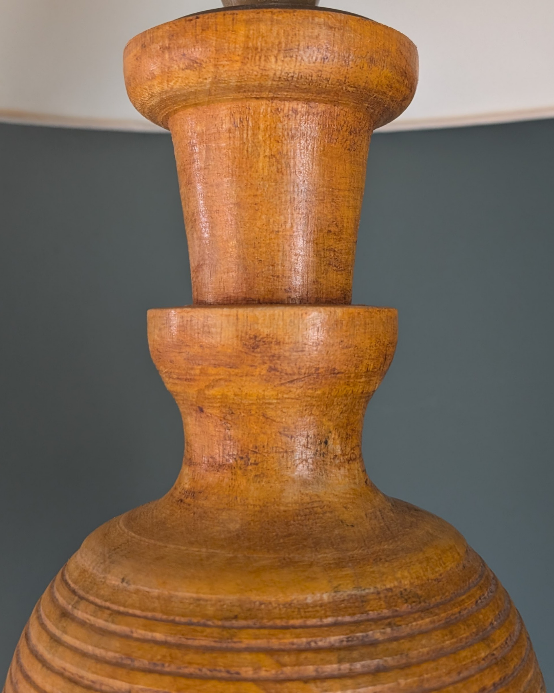 Paire de lampes vintage en bois tourné