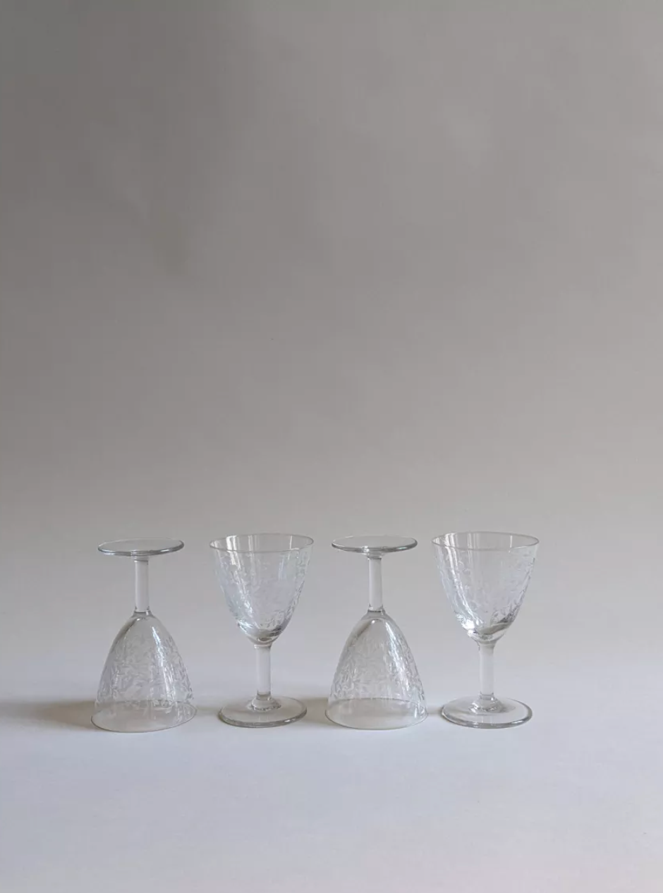 Lot de 4 verres en verre ciselé