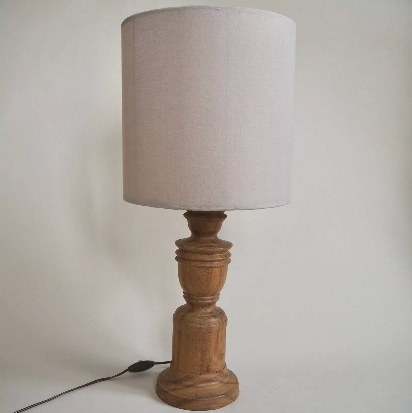 Pied de lampe en bois