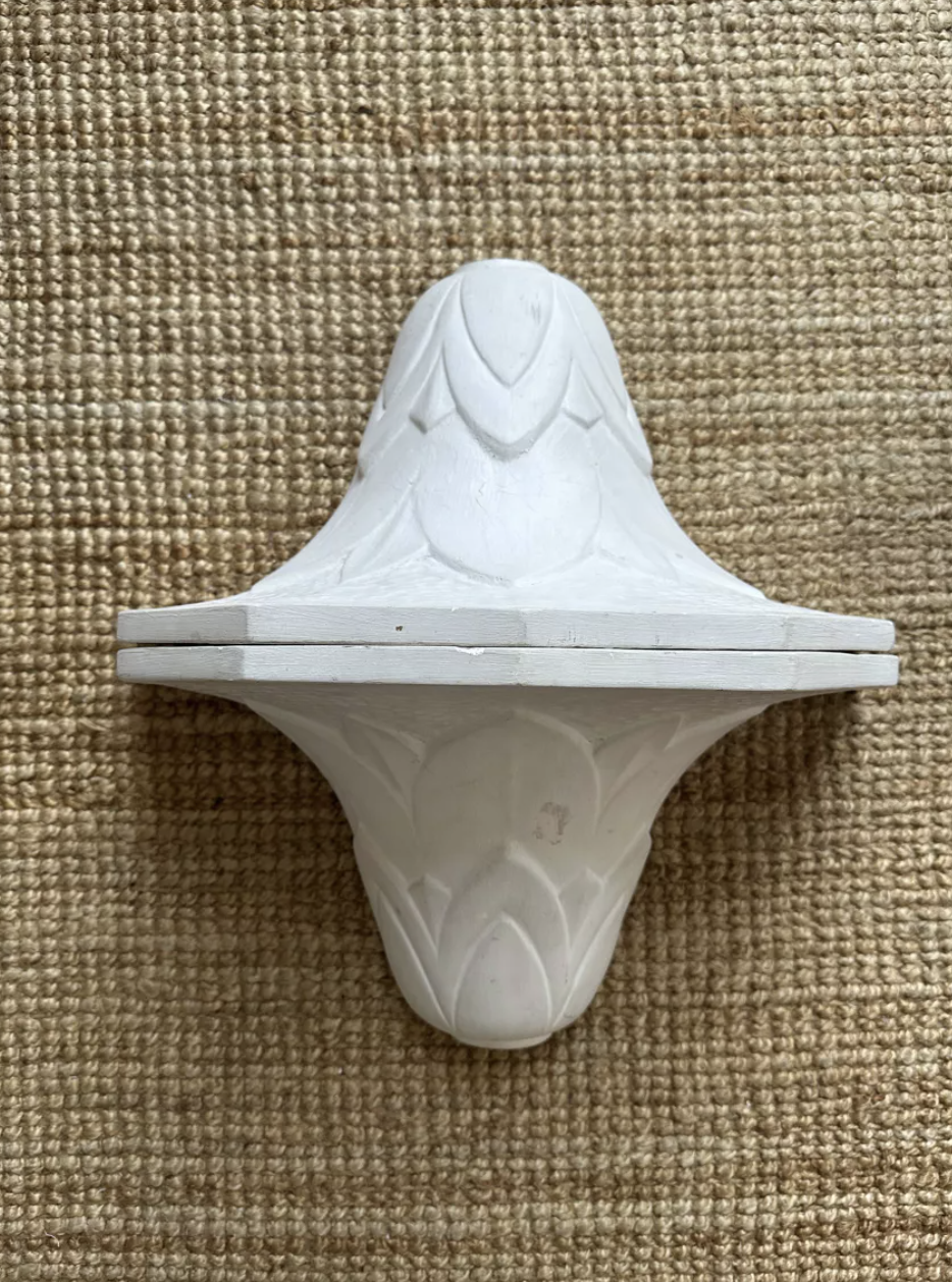 Paire d'appliques en plâtre, décor palmettes, XXe