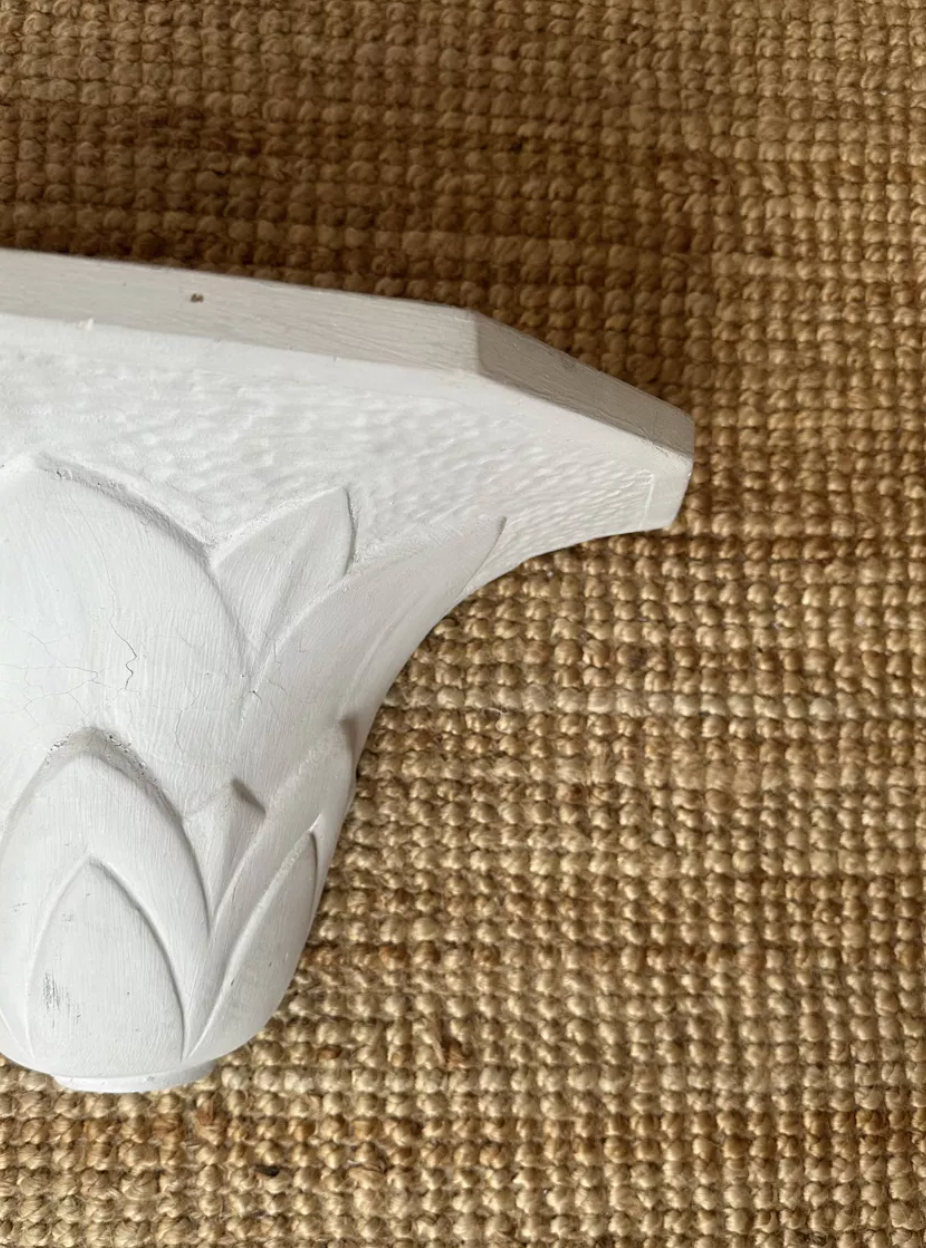 Paire d'appliques en plâtre, décor palmettes, XXe