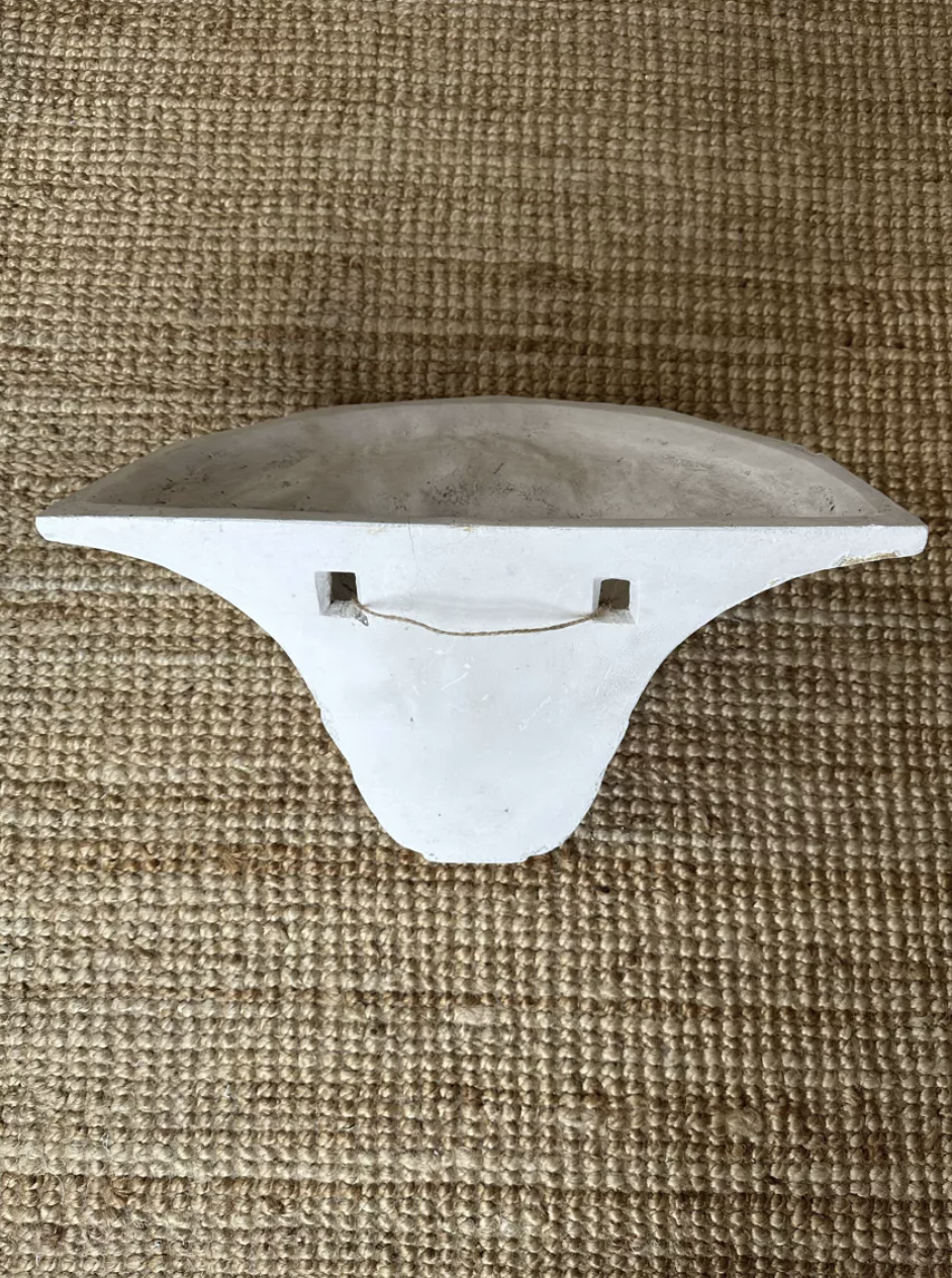 Paire d'appliques en plâtre, décor palmettes, XXe