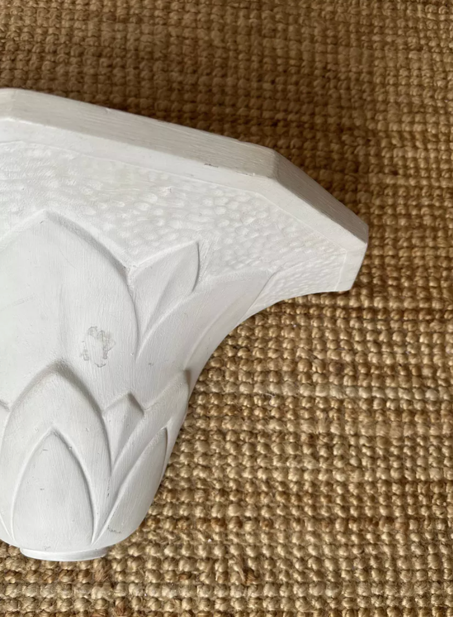 Paire d'appliques en plâtre, décor palmettes, XXe