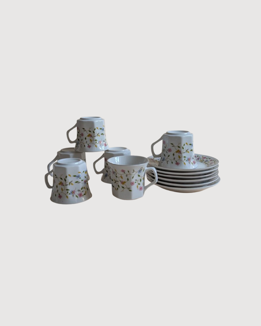 Ensemble de 6 tasses et soucoupes