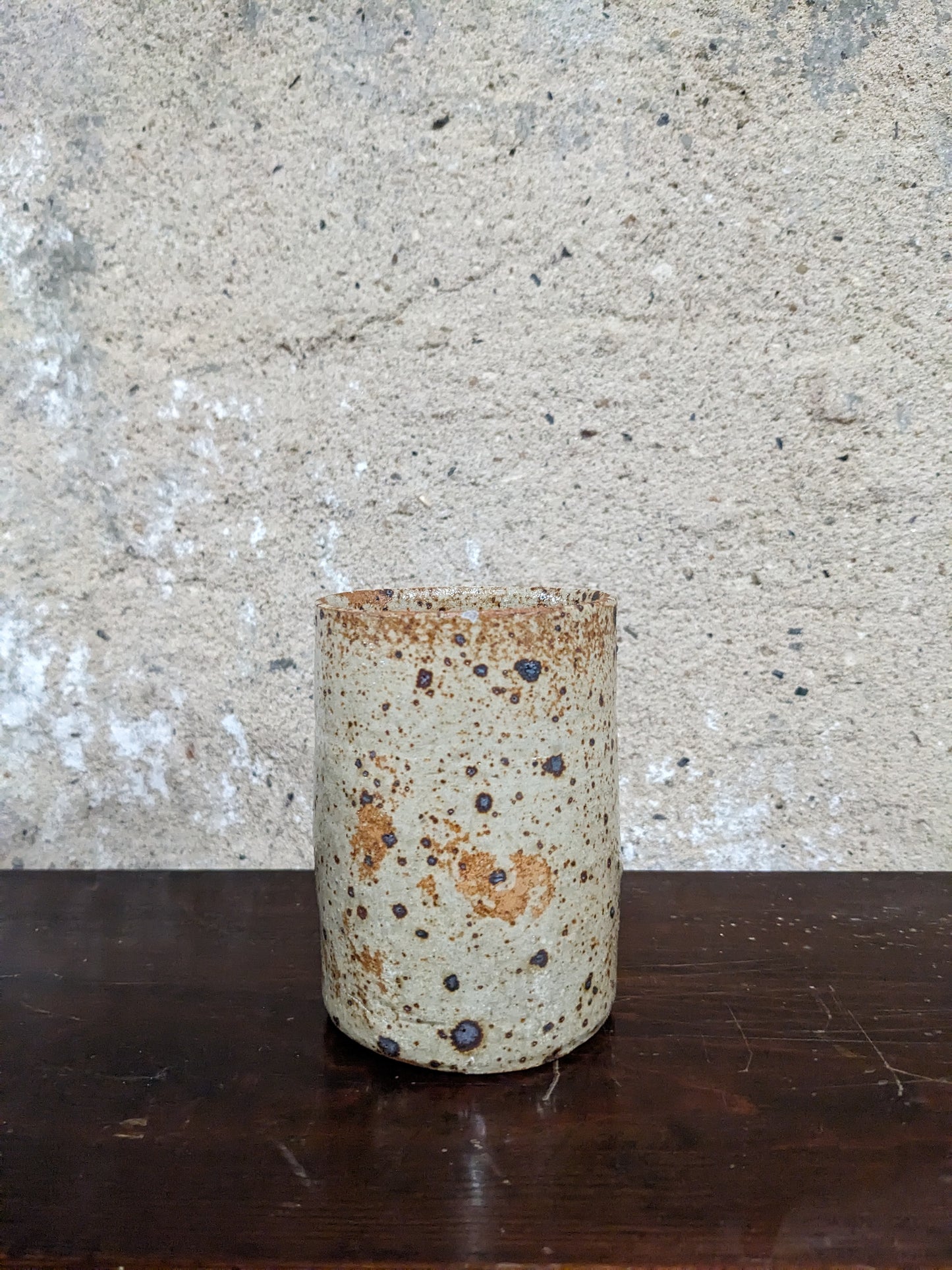 Lot de 6 tasses et un pichet en grès