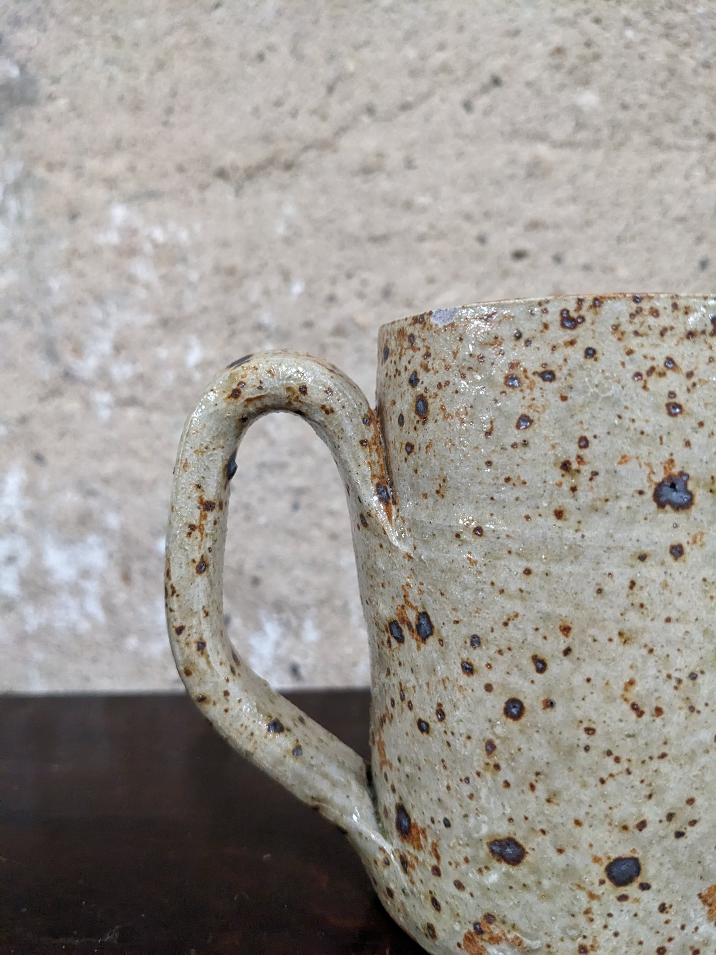 Lot de 6 tasses et un pichet en grès