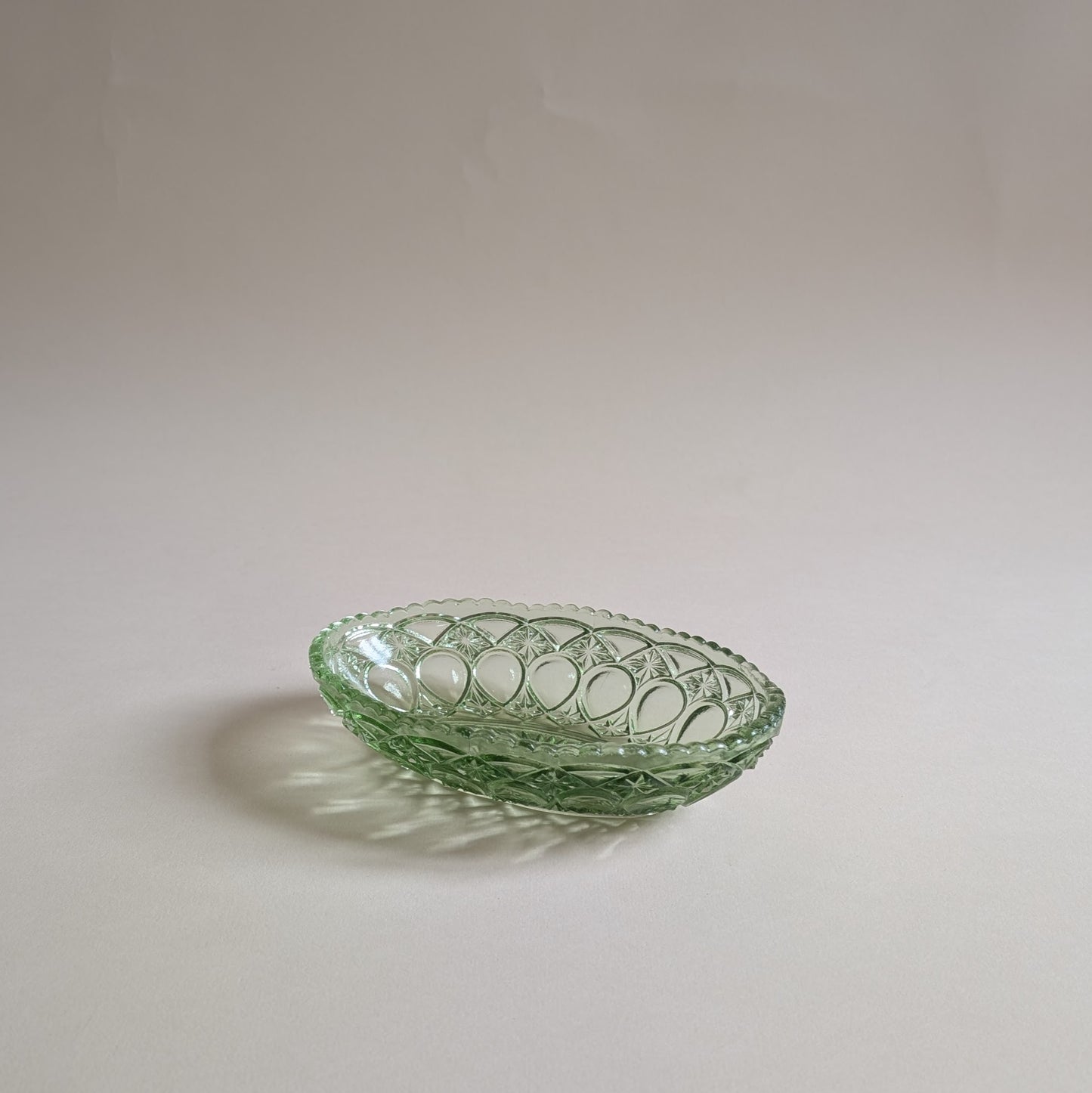 Vide-poche en verre vert