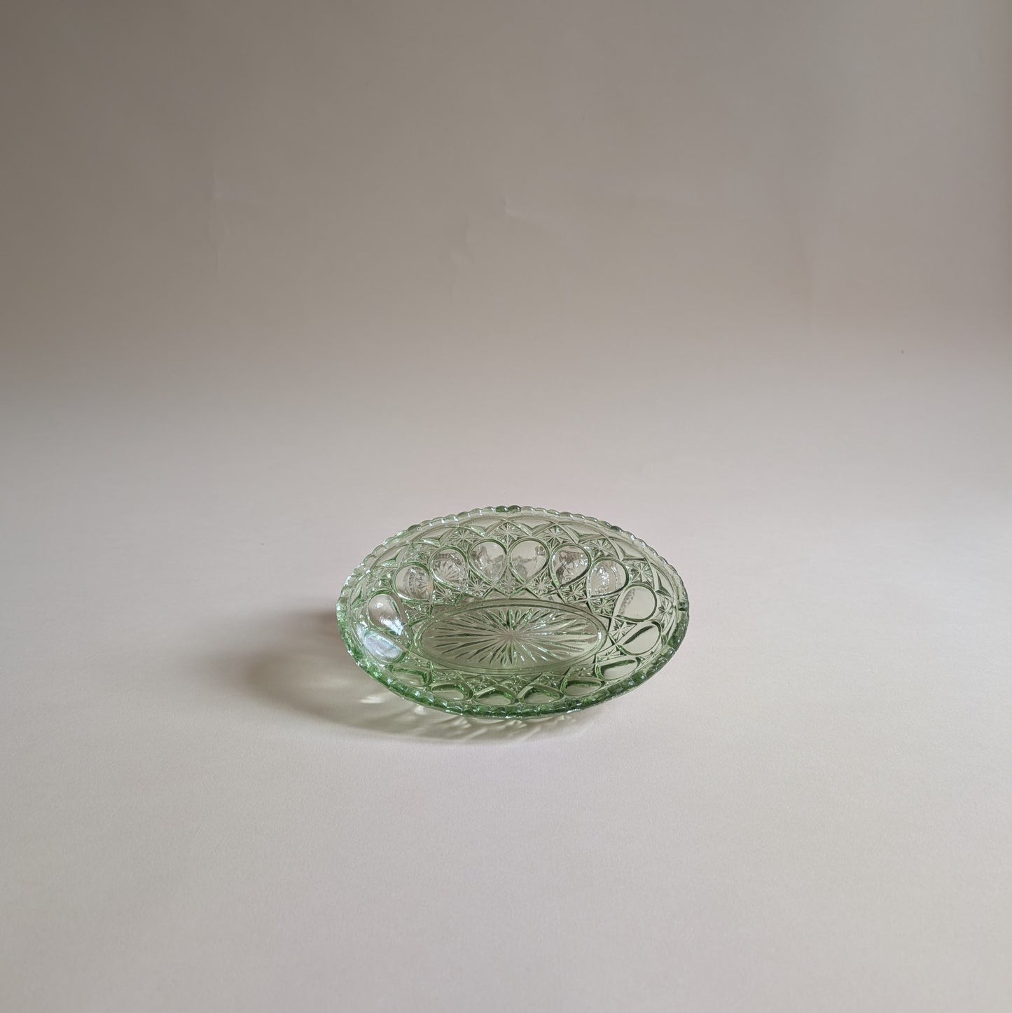 Vide-poche en verre vert