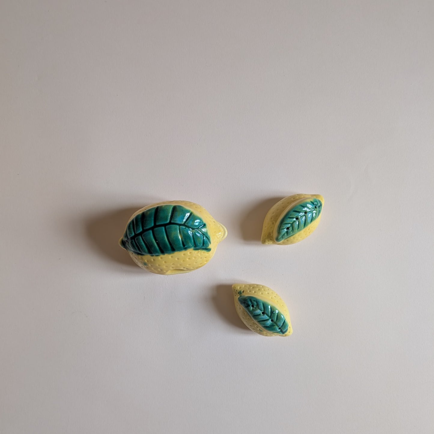 Set barbotine citron, saucière, poivrier et salière