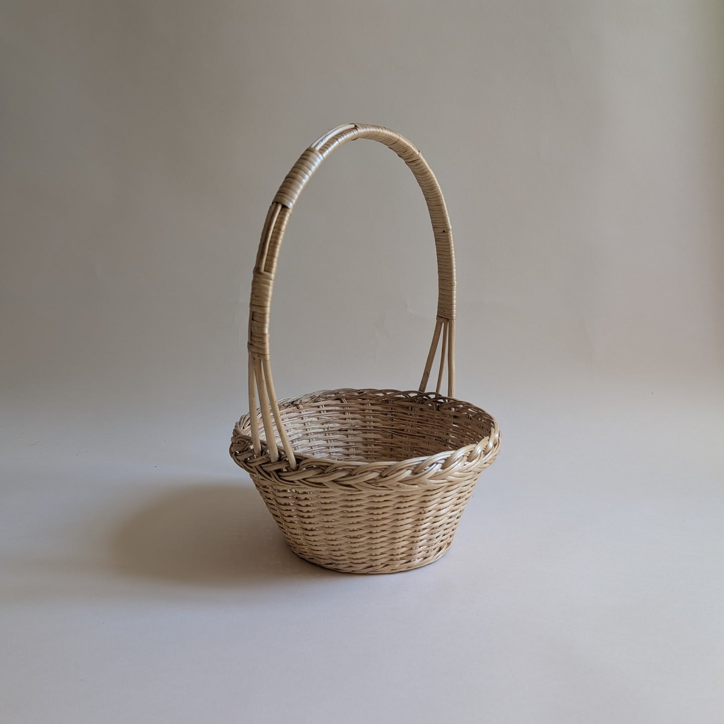 Panier rond en osier bois clair