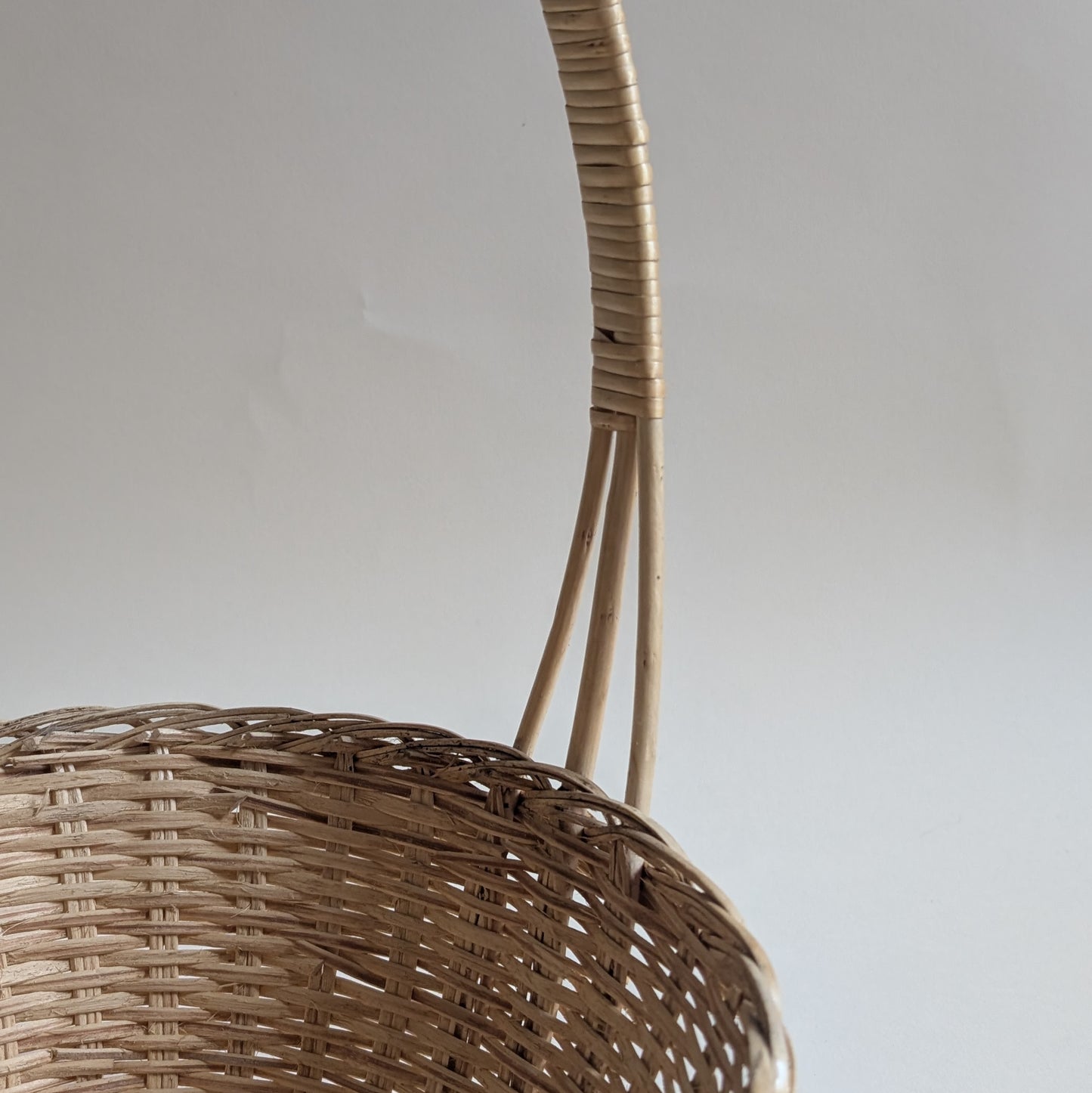Panier rond en osier bois clair