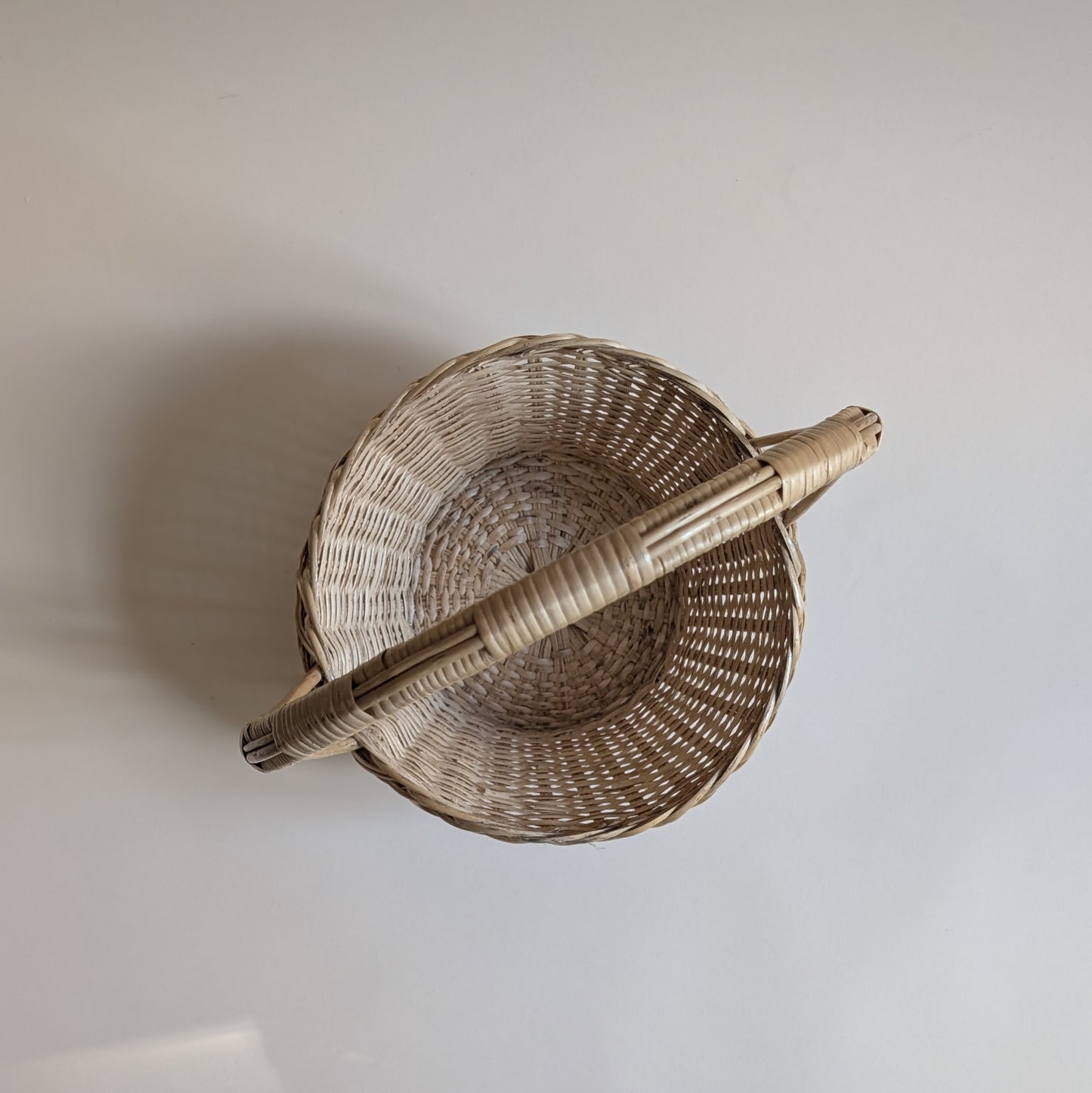 Panier rond en osier bois clair