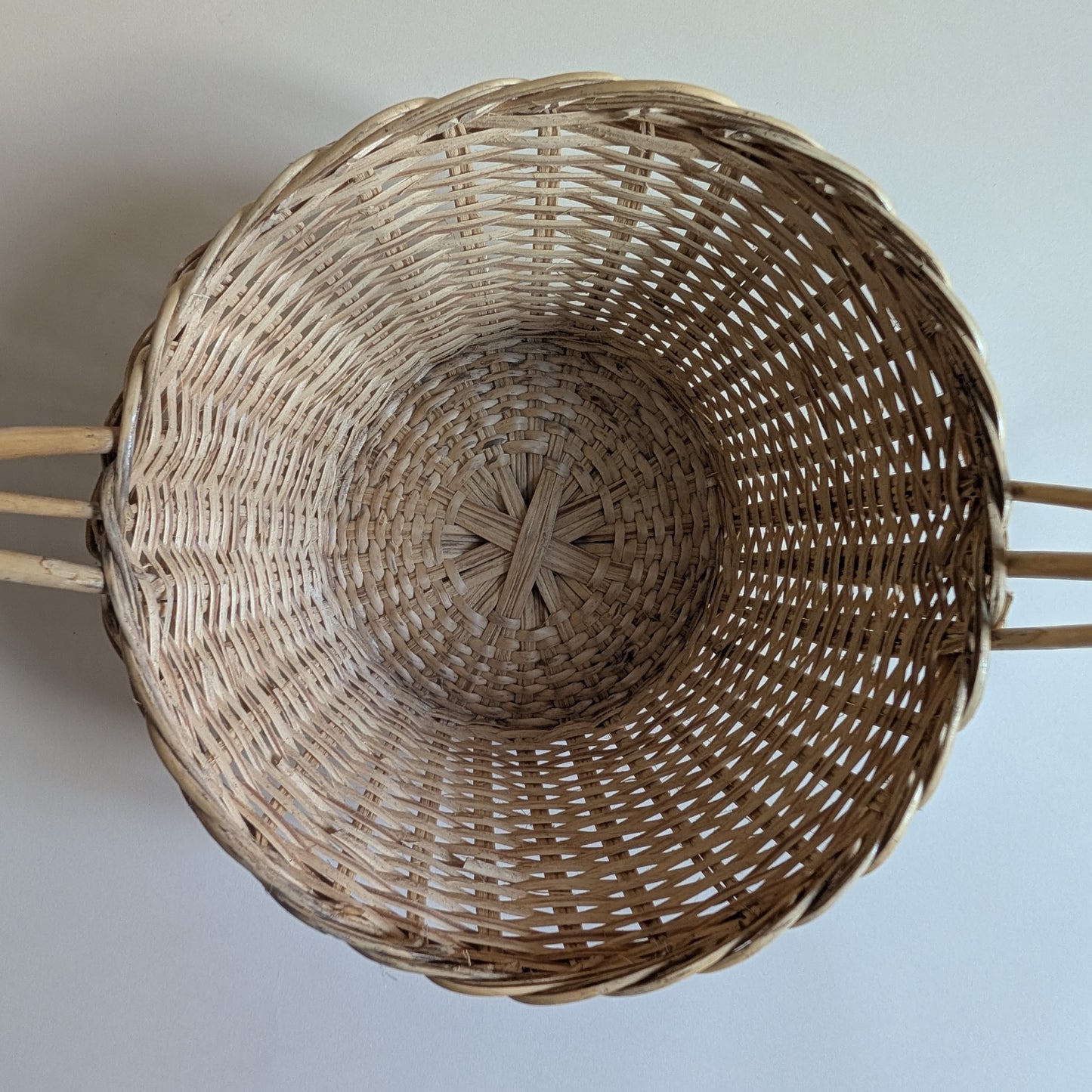 Panier rond en osier bois clair