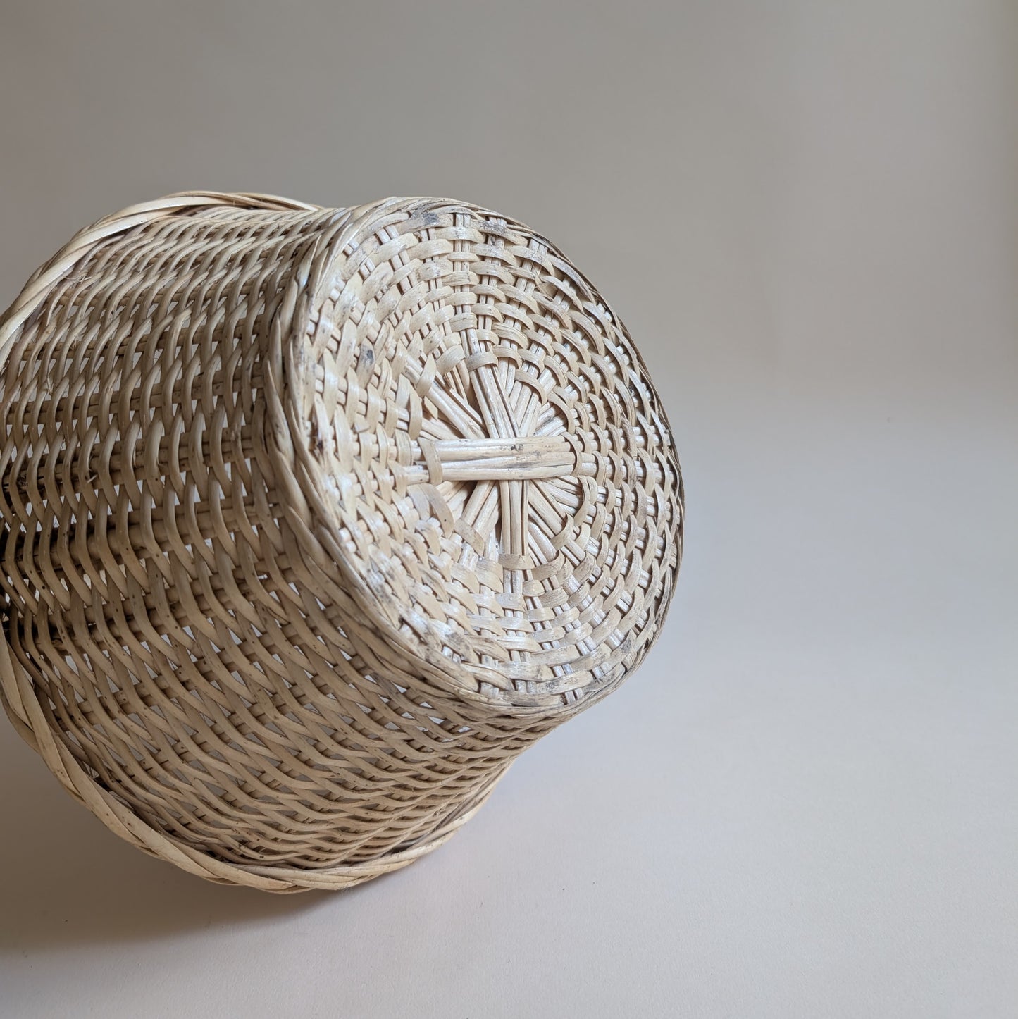 Panier rond en osier bois clair