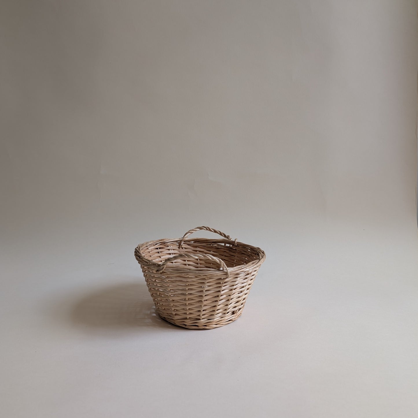 Panier rond en osier bois clair