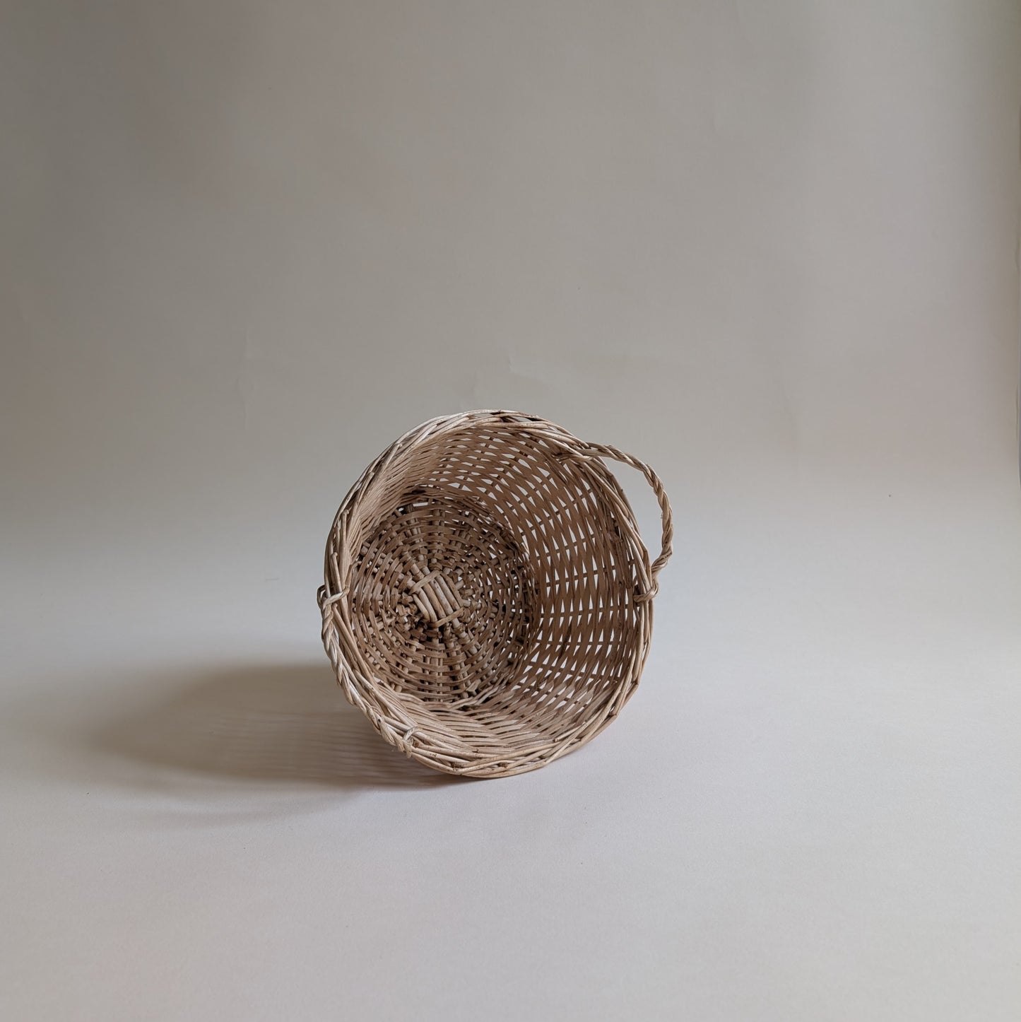 Panier rond en osier bois clair