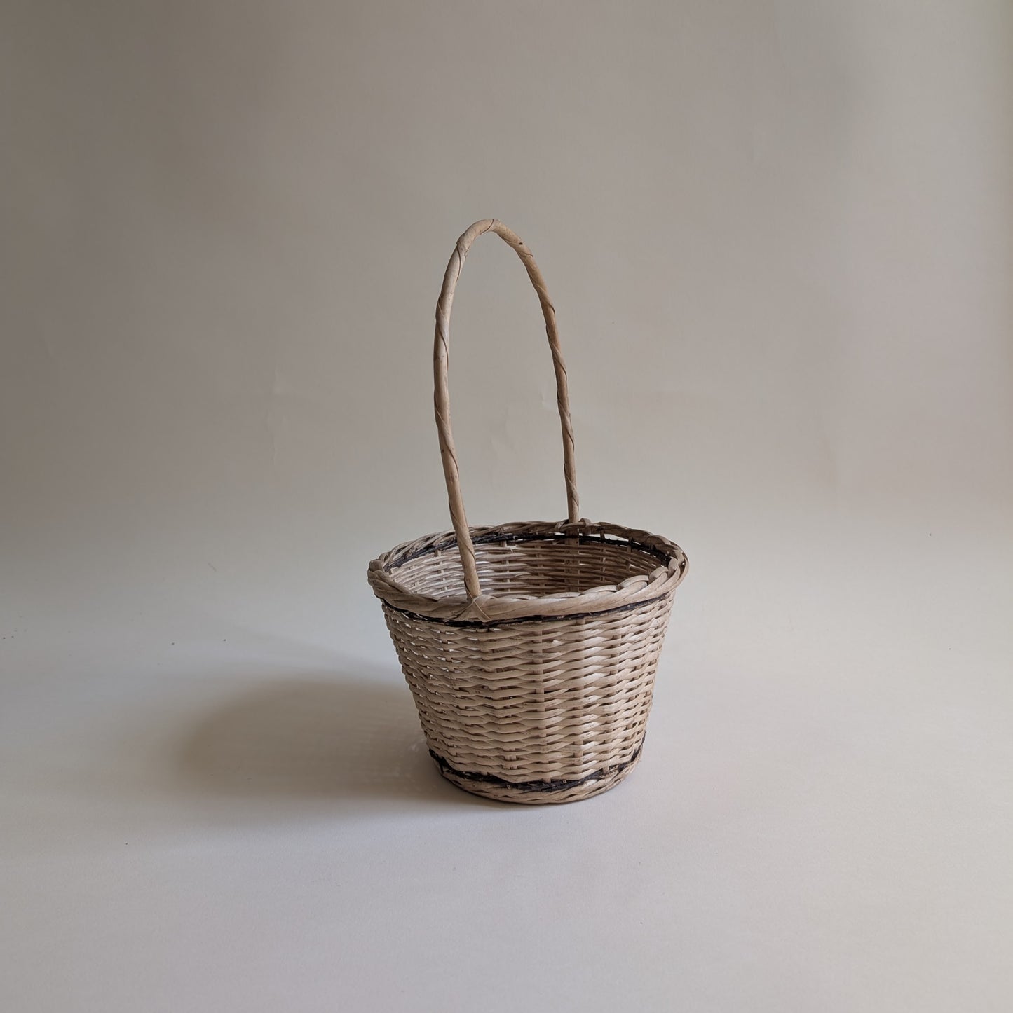 Panier rond en osier bois clair