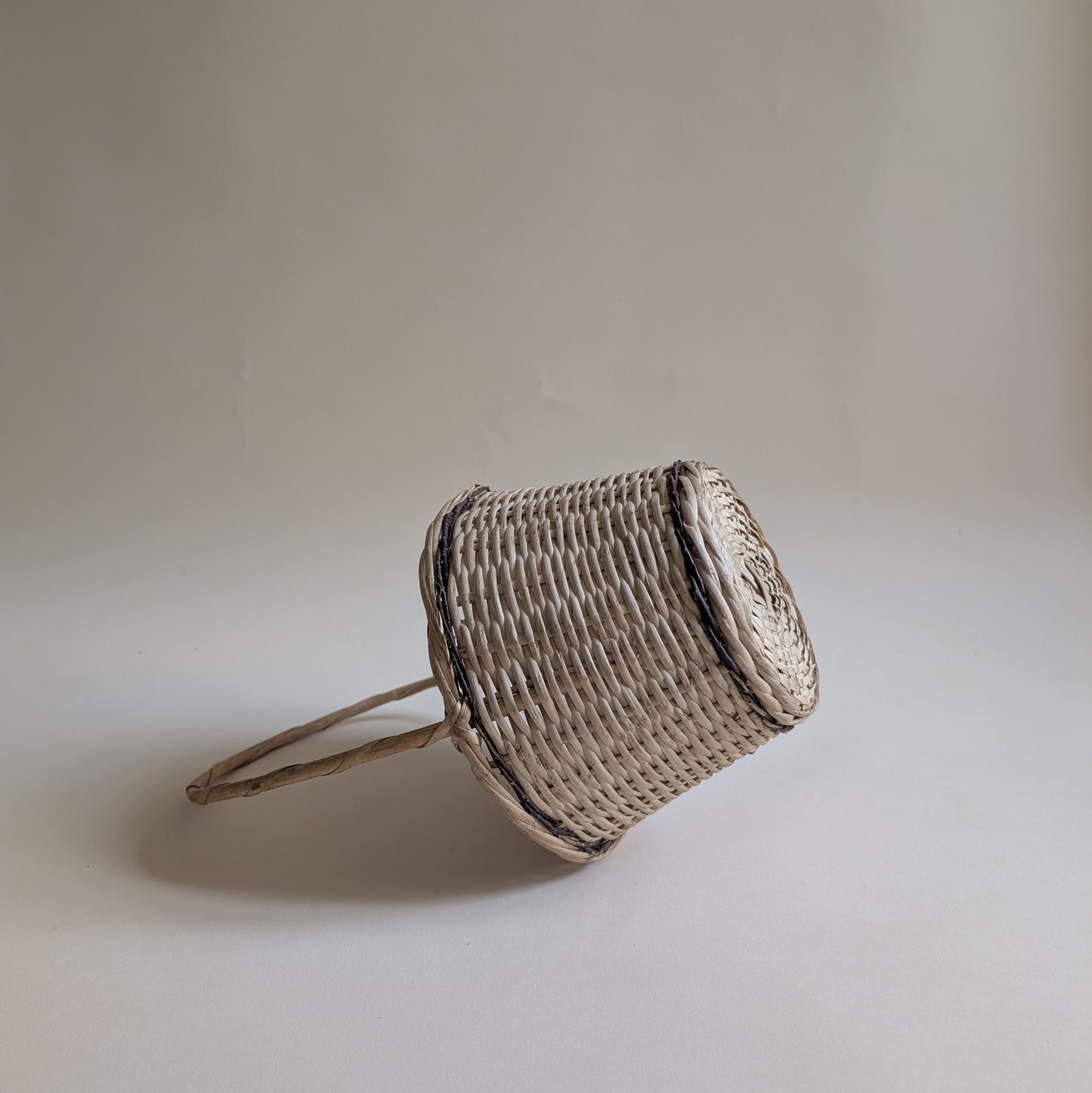 Panier rond en osier bois clair