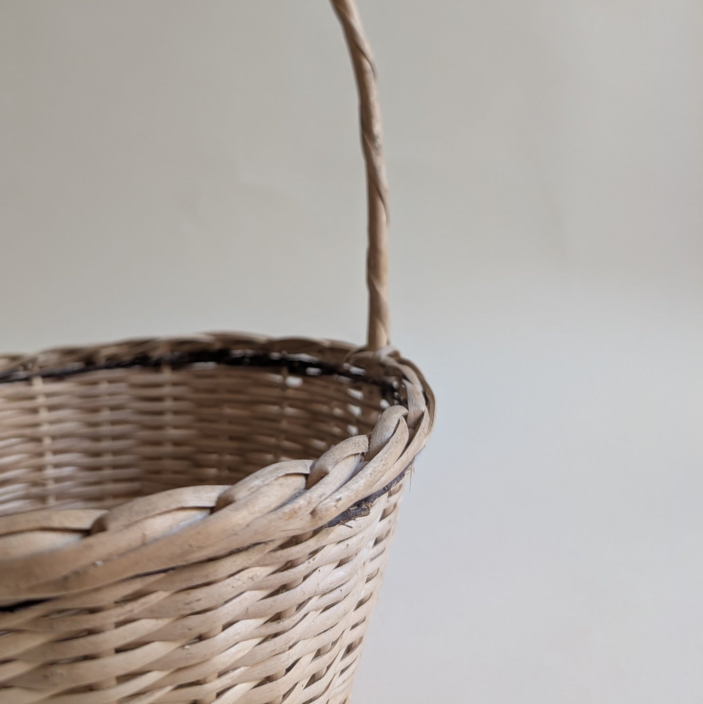 Panier rond en osier bois clair