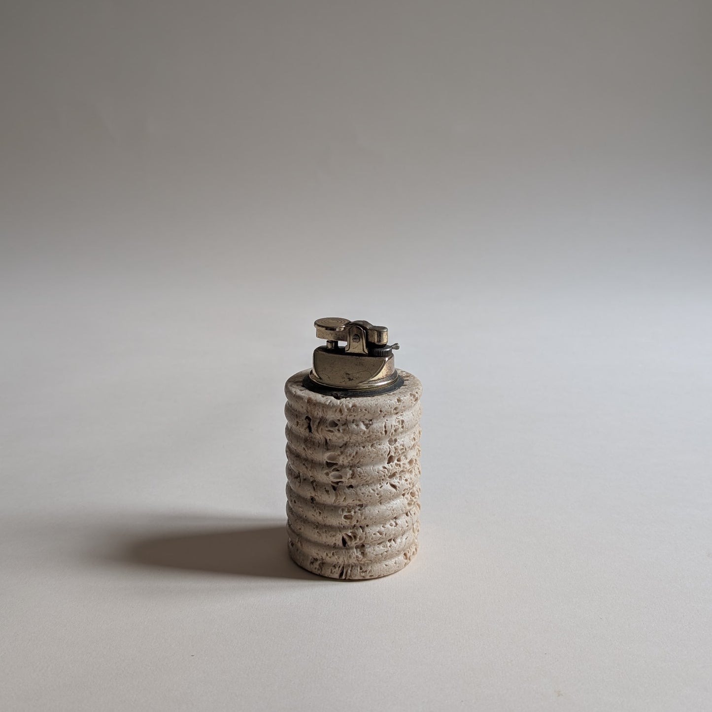 Briquet en travertin