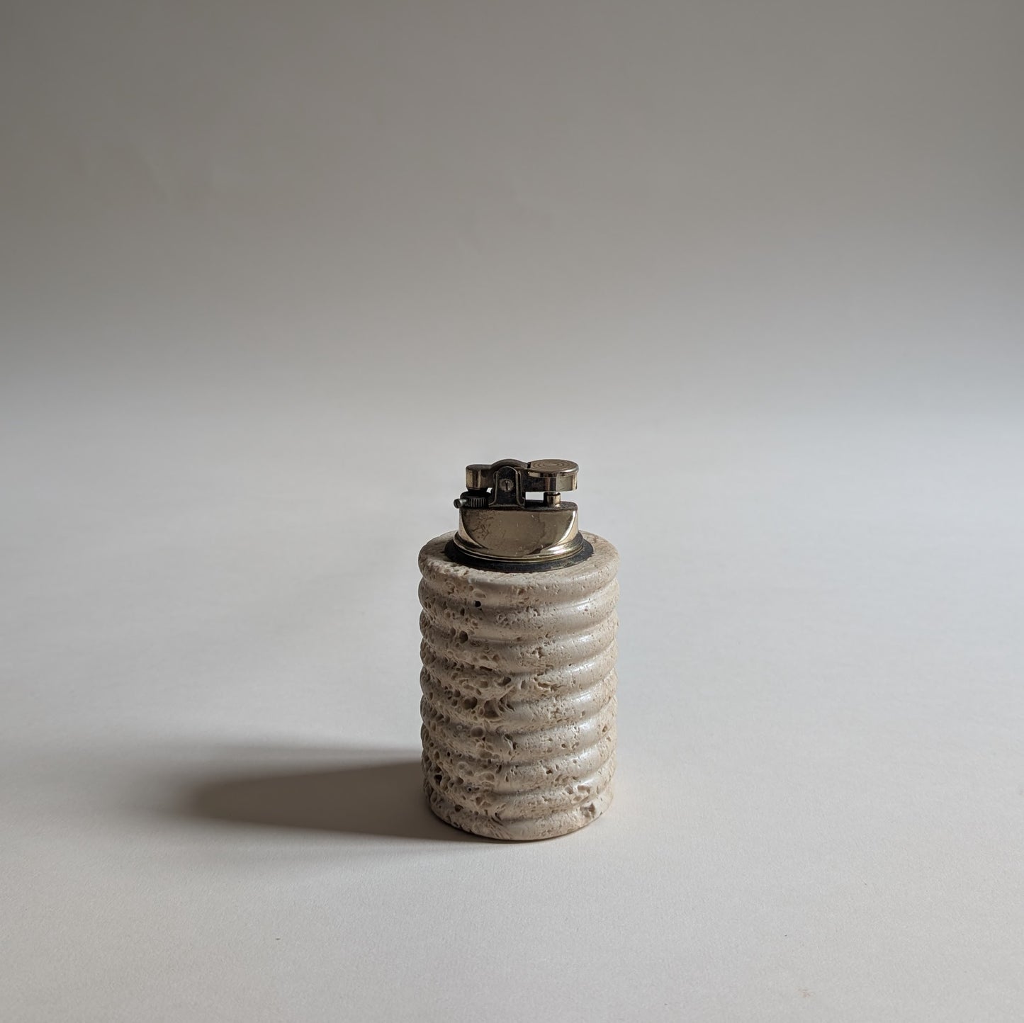 Briquet en travertin