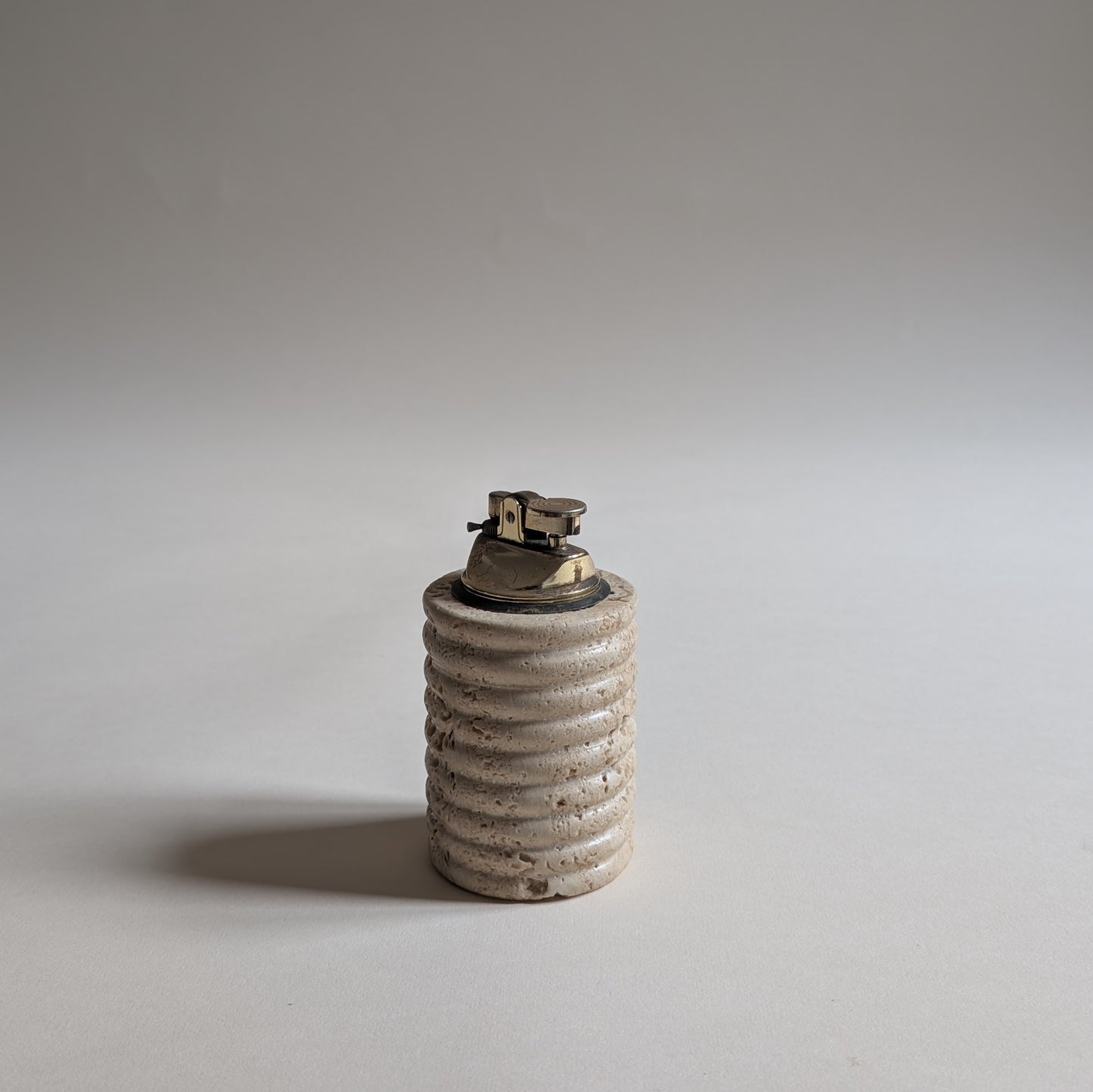 Briquet en travertin