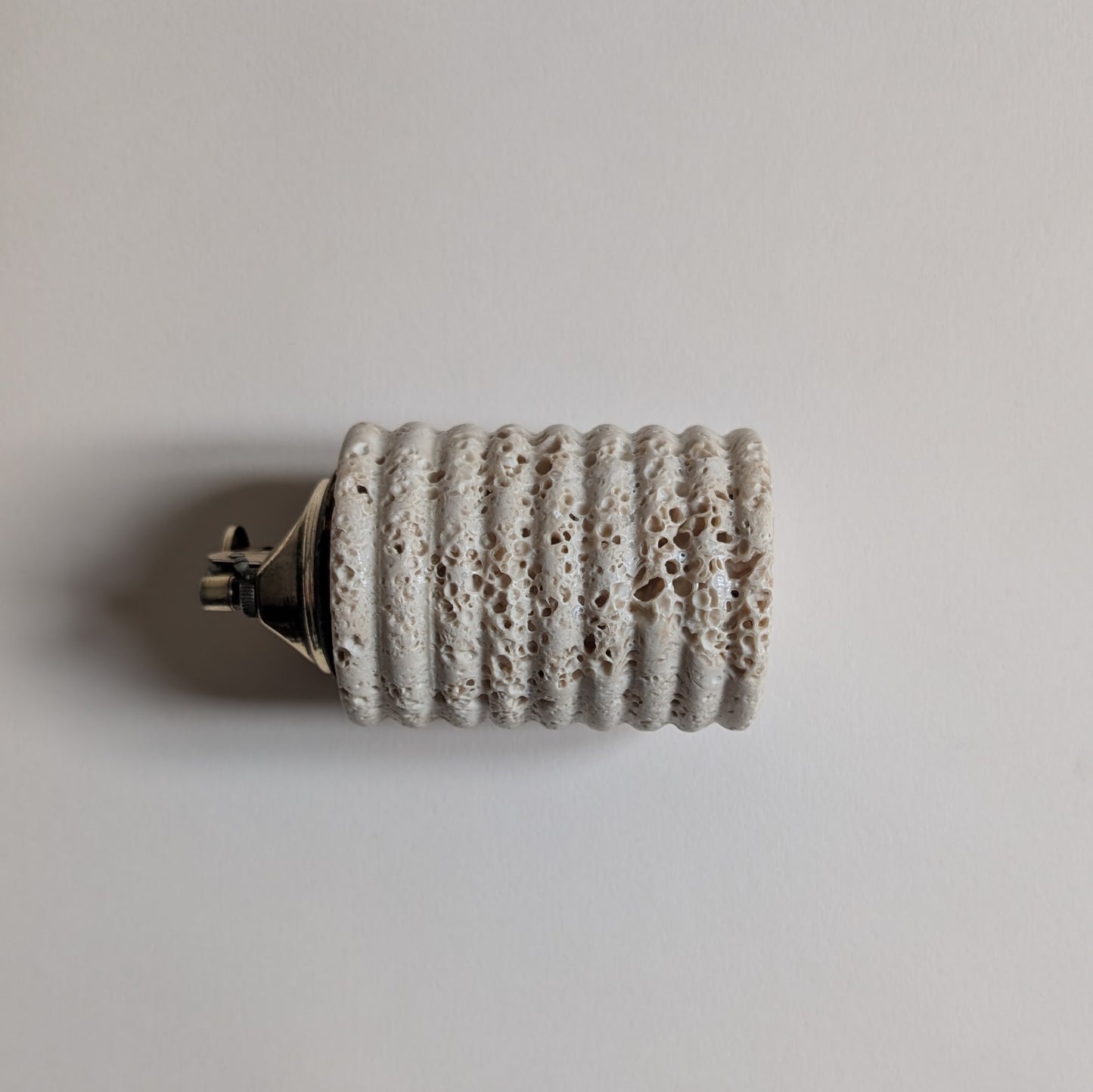 Briquet en travertin