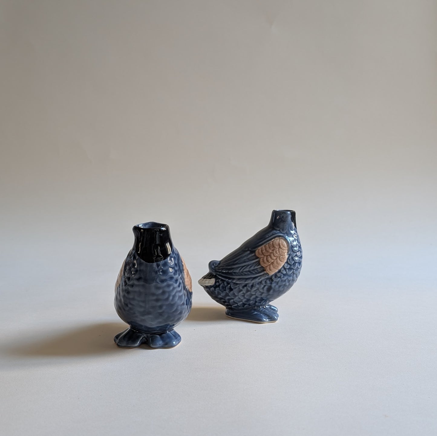 Paire de vases canards en barbotine