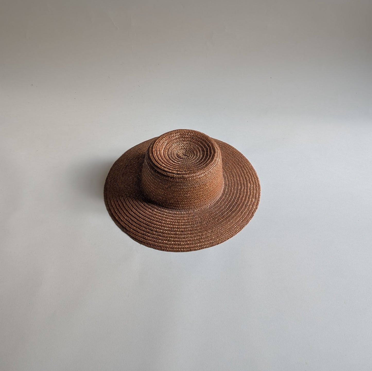 Chapeau tressé