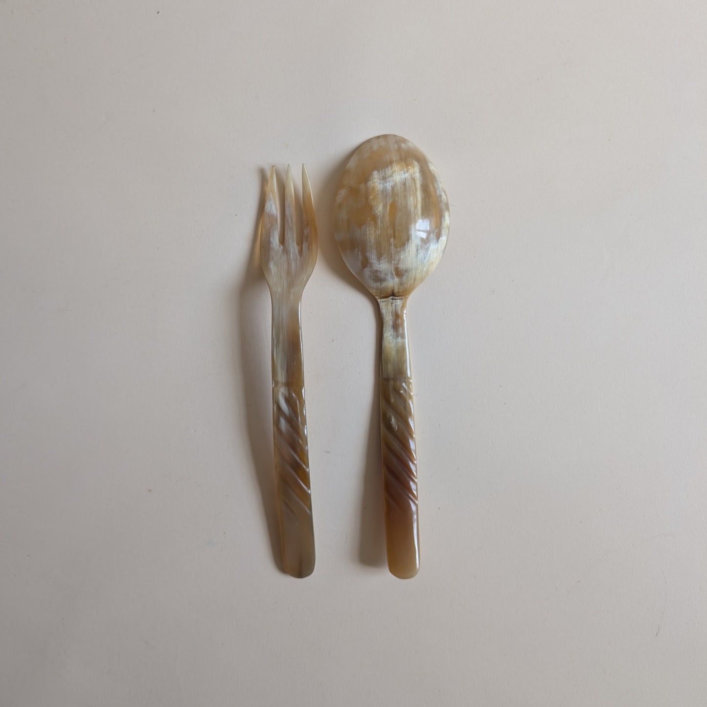 Couverts de service en corne