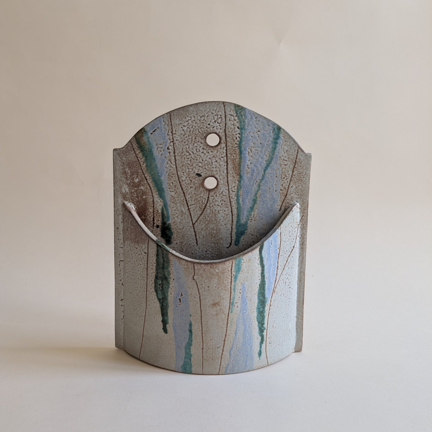 Vide-poche ou vase mural en céramique