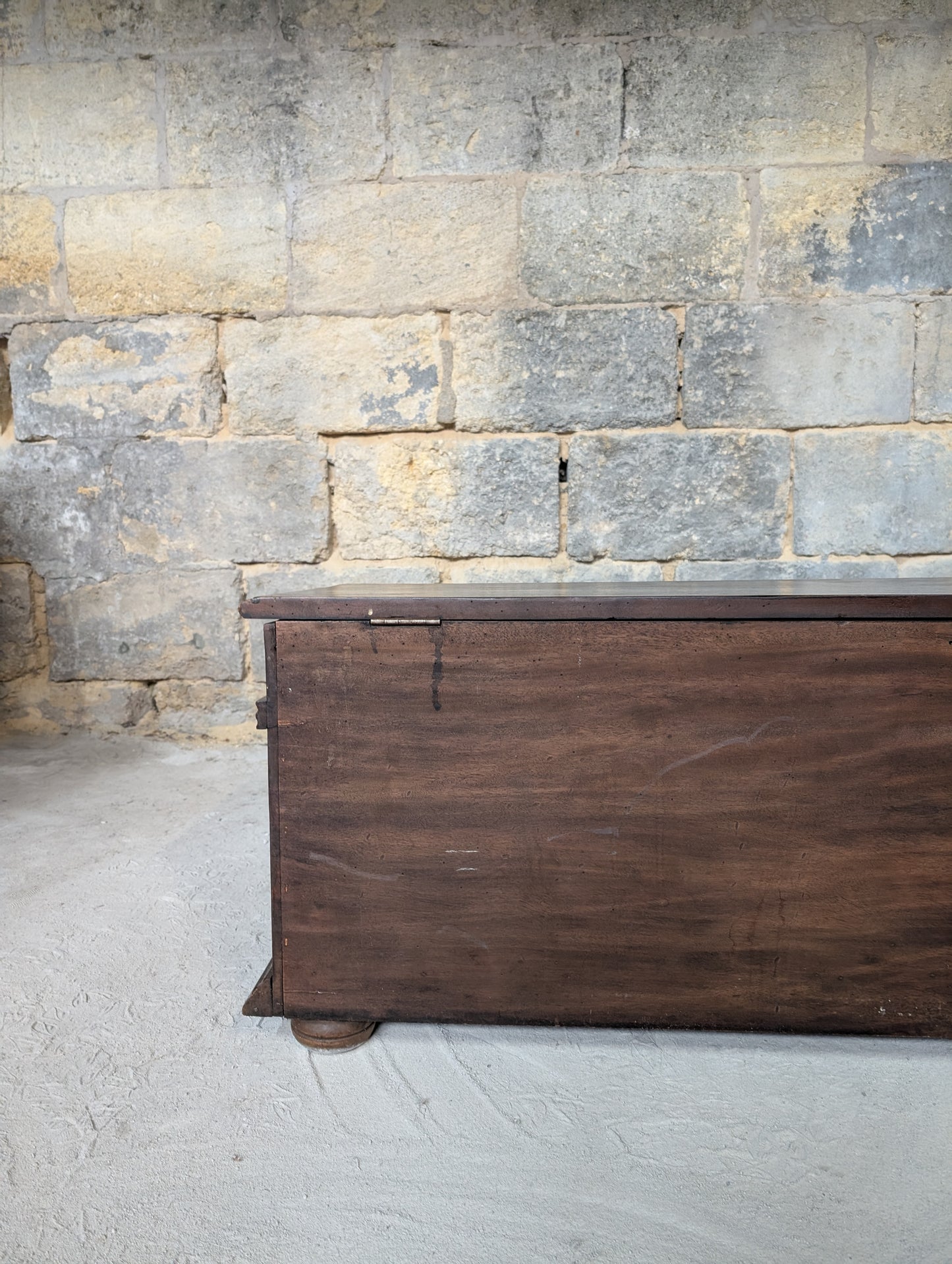 Coffre en bois