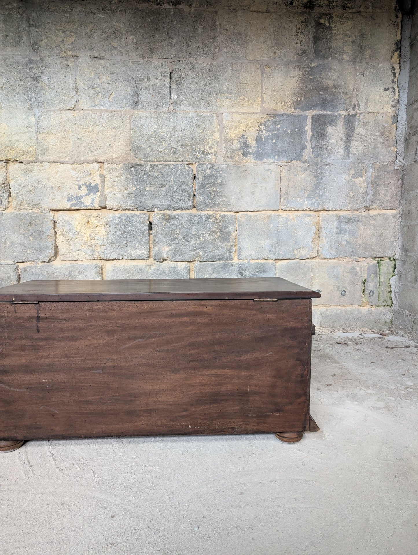 Coffre en bois