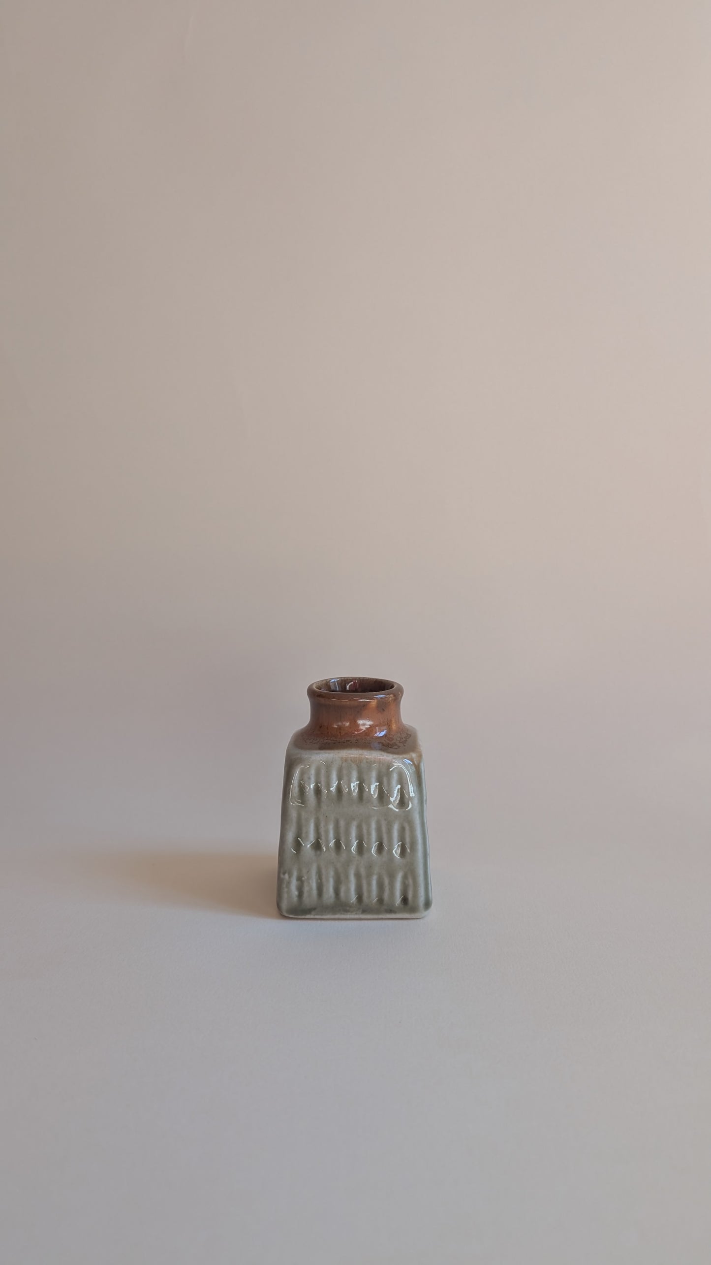 Petit vase en céramique