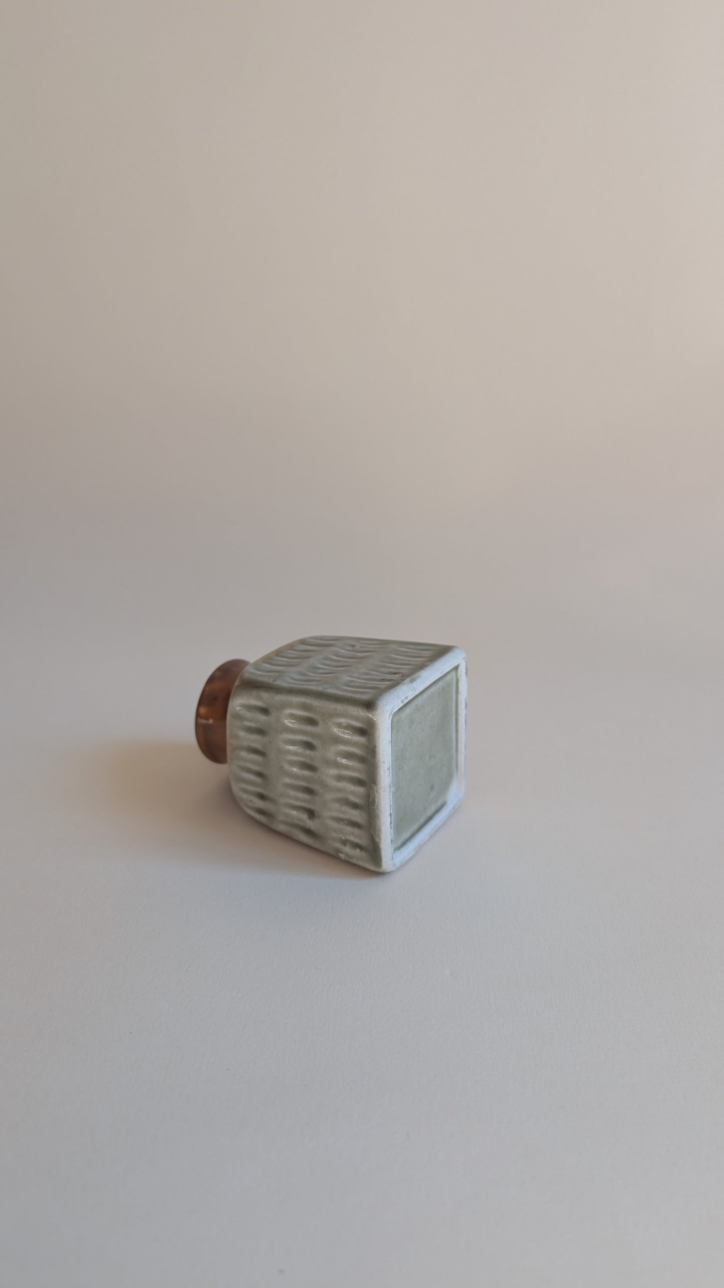Petit vase en céramique