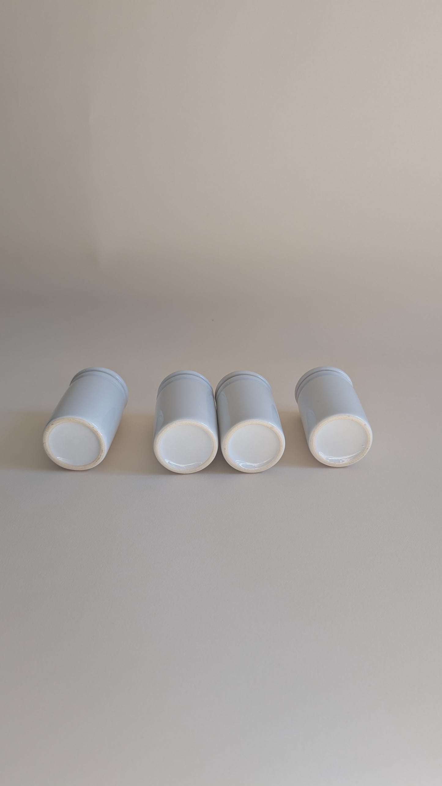 Ensemble de 4 petits pots à pharmacie en céramique