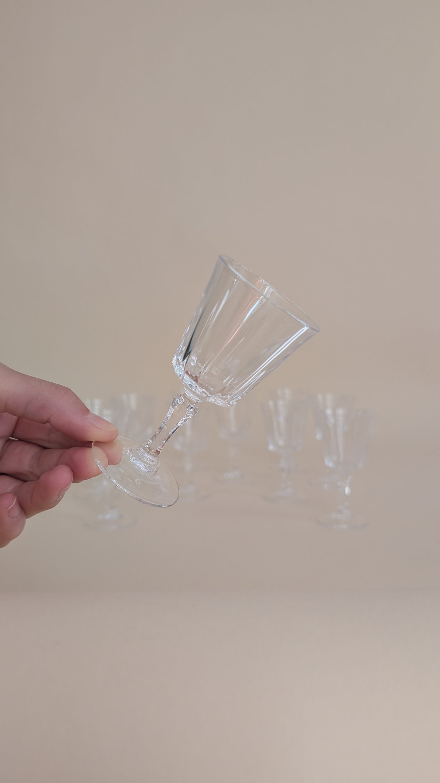 Ensemble de 11 verres en verre