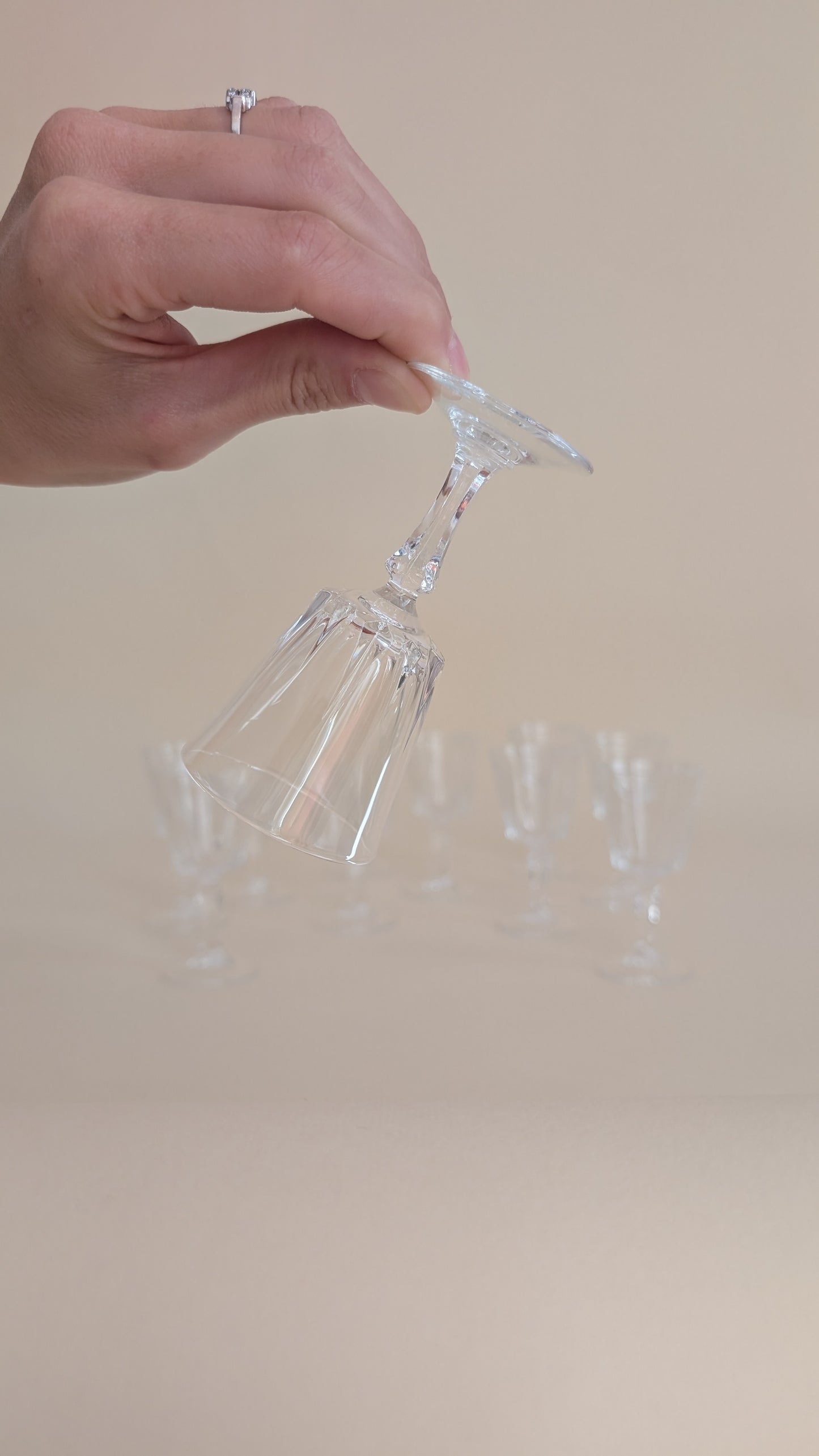 Ensemble de 11 verres en verre