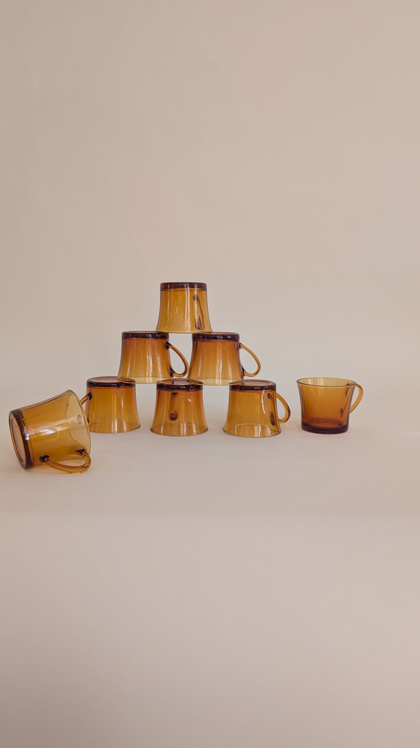 Ensemble de 8 tasses à café ambrées