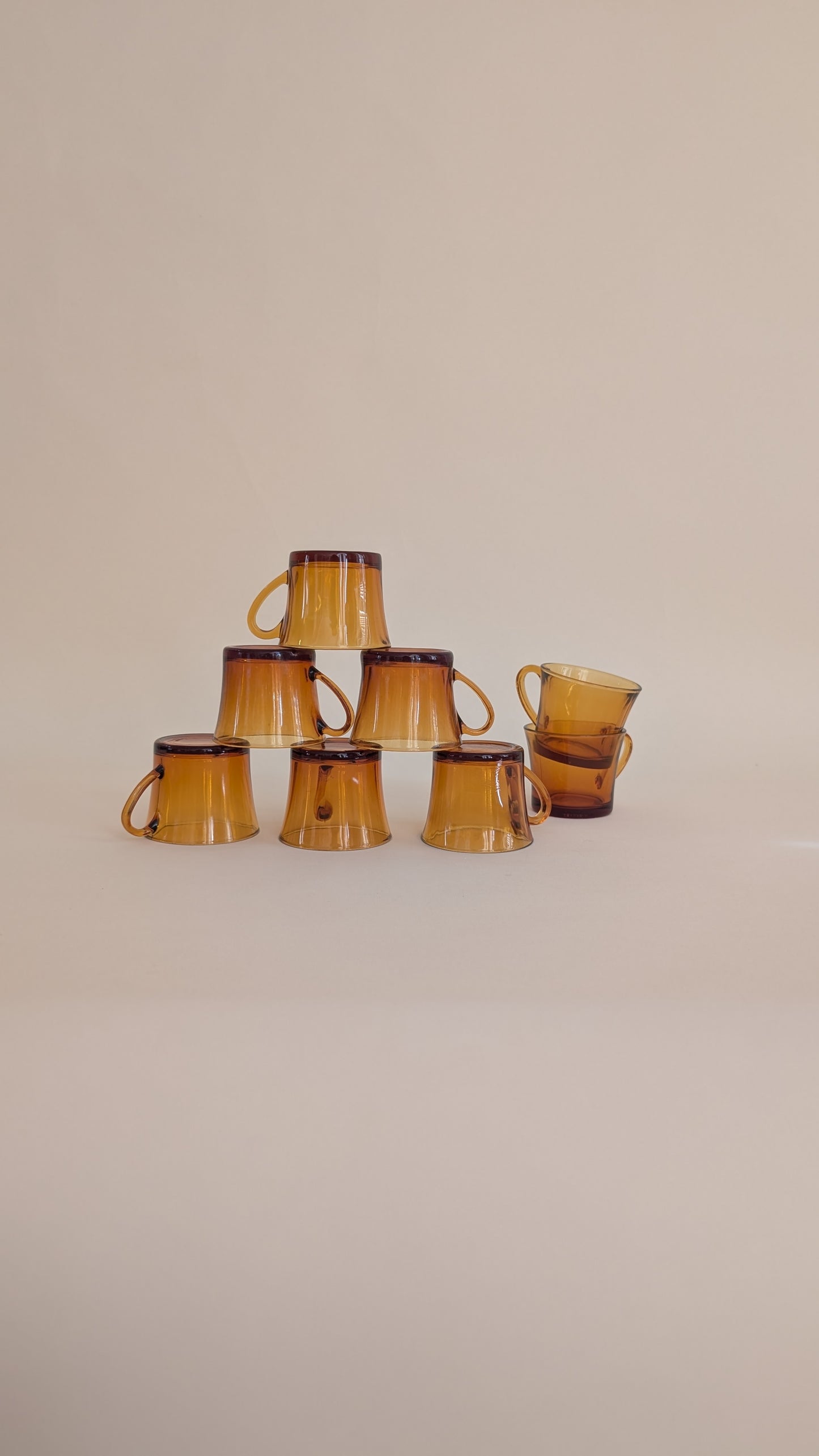 Ensemble de 8 tasses à café ambrées