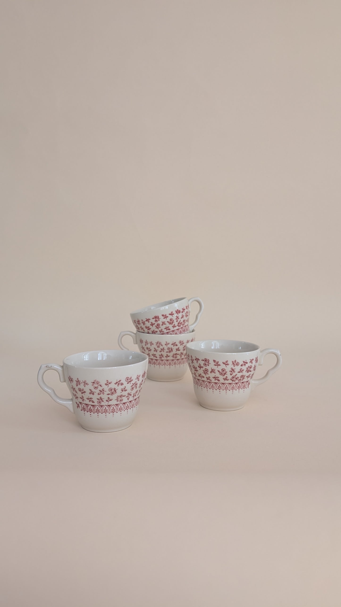 Ensemble de 4 tasses en céramique rouge