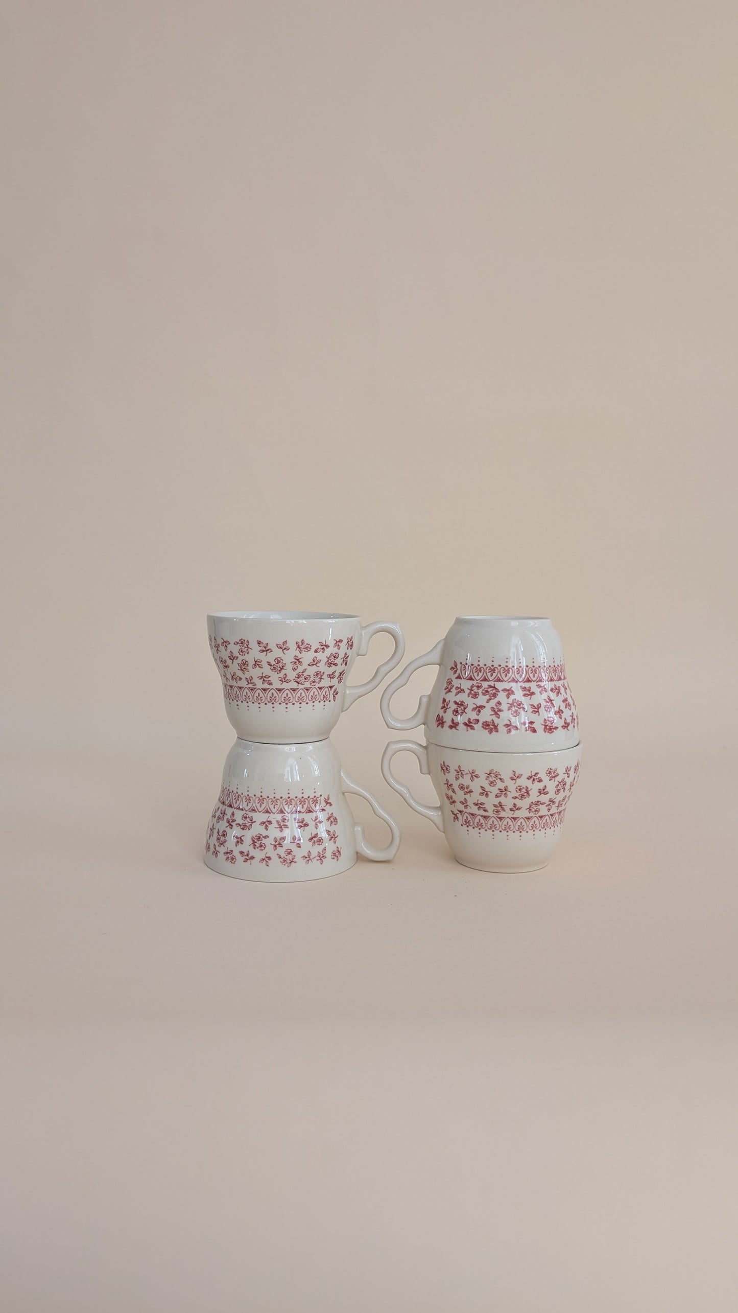 Ensemble de 4 tasses en céramique rouge
