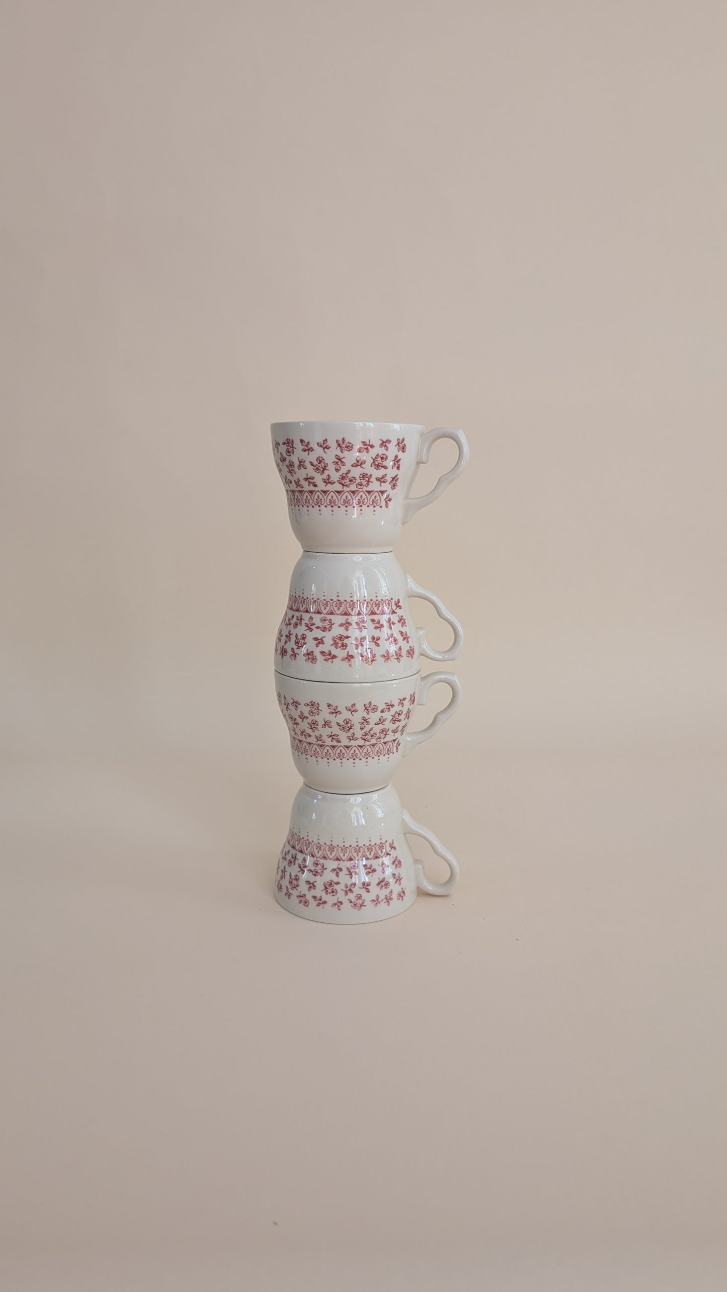 Ensemble de 4 tasses en céramique rouge
