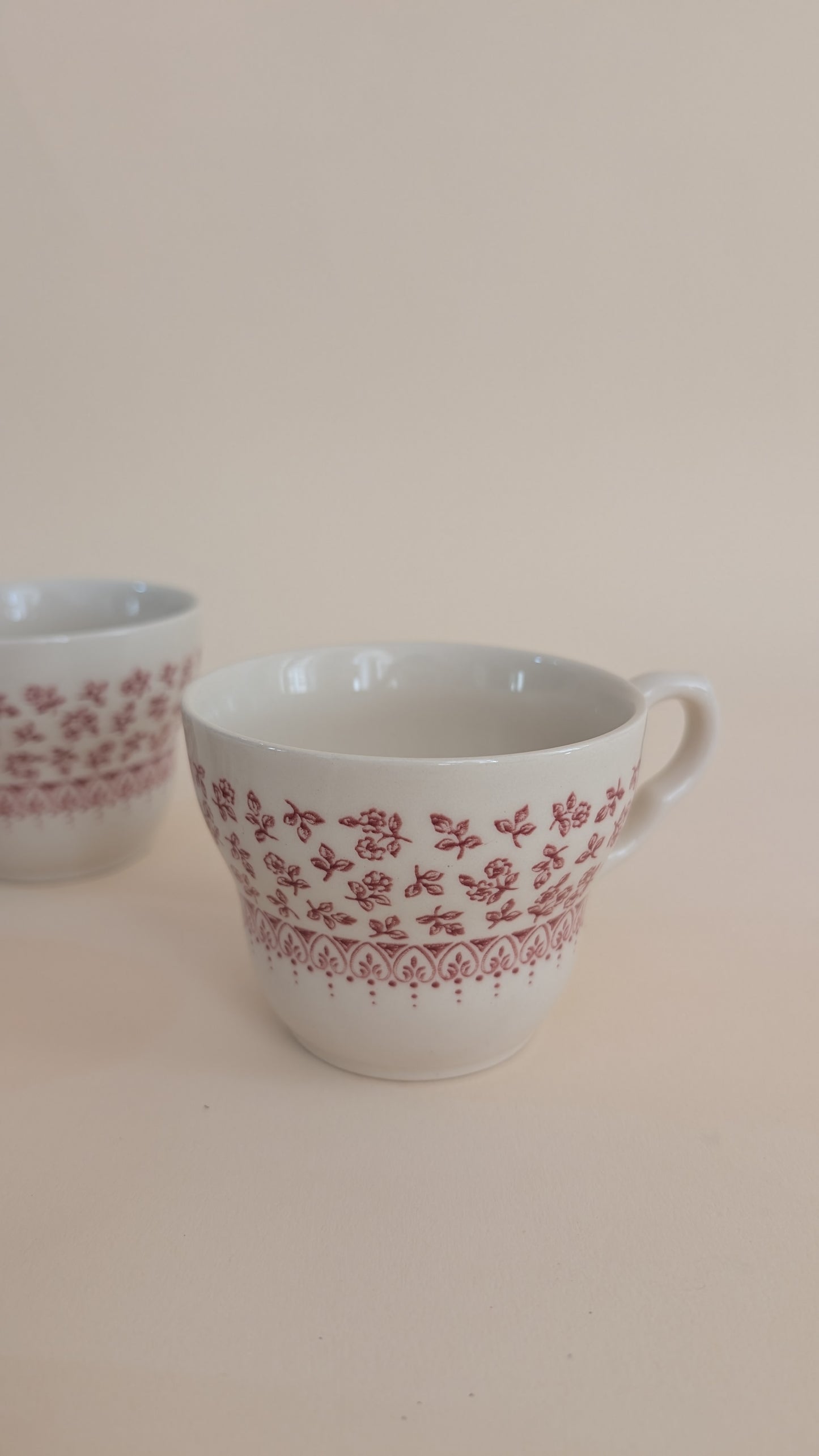 Ensemble de 4 tasses en céramique rouge