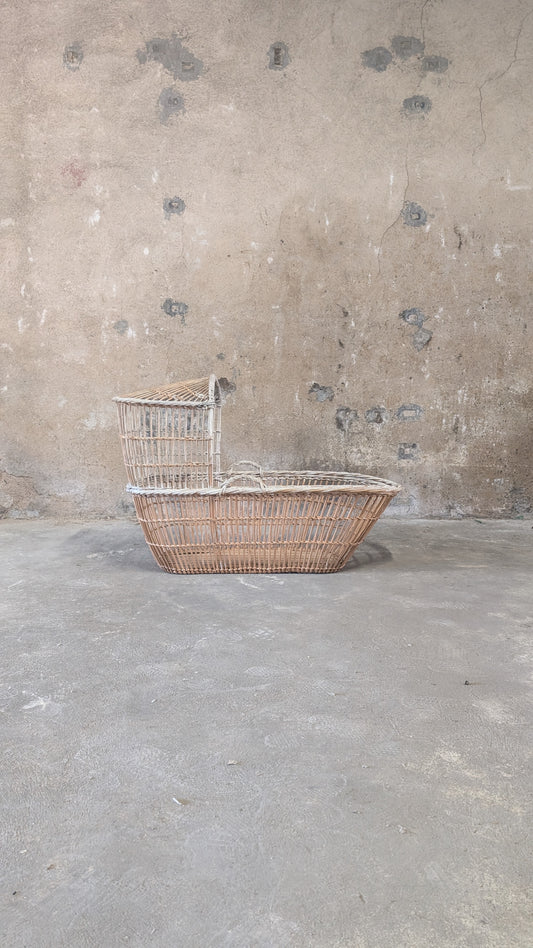 GRAND BERCEAU EN ROTIN