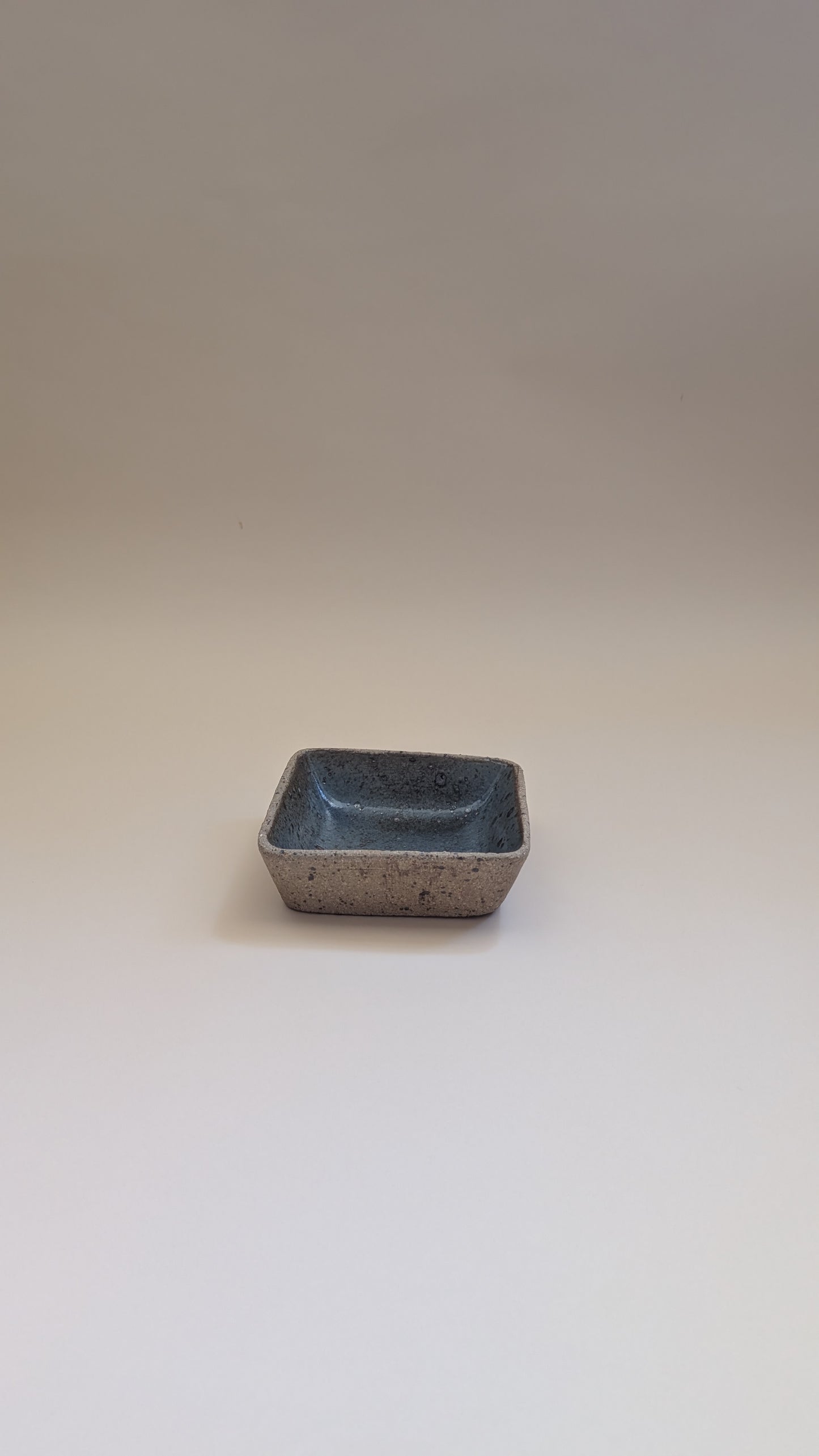 Vide-poche en grès