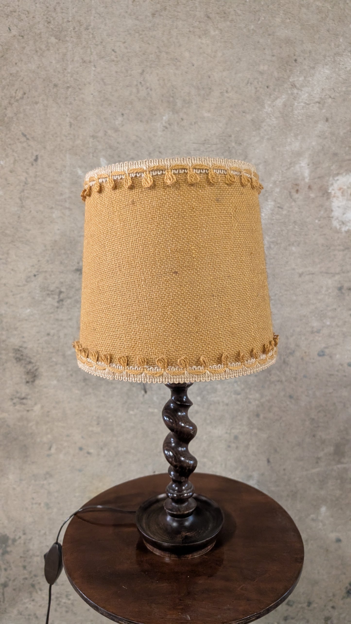 Paire de lampes en bois tourné