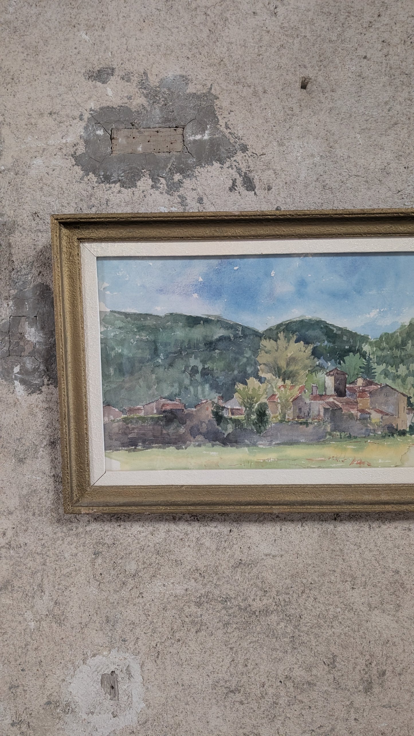 Aquarelle vintage – Village au pied des collines