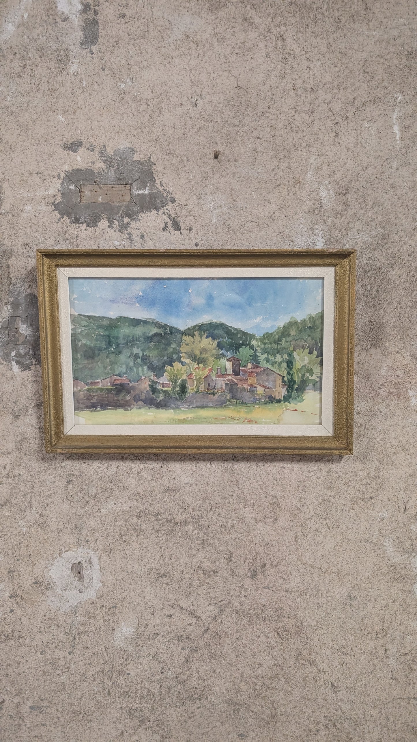 Aquarelle vintage – Village au pied des collines