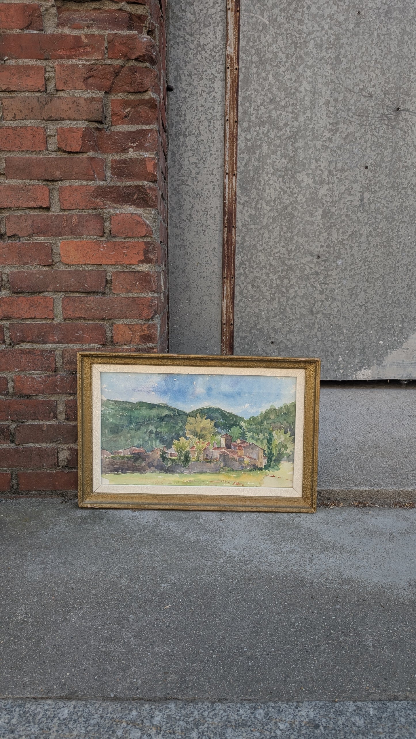 Aquarelle vintage – Village au pied des collines